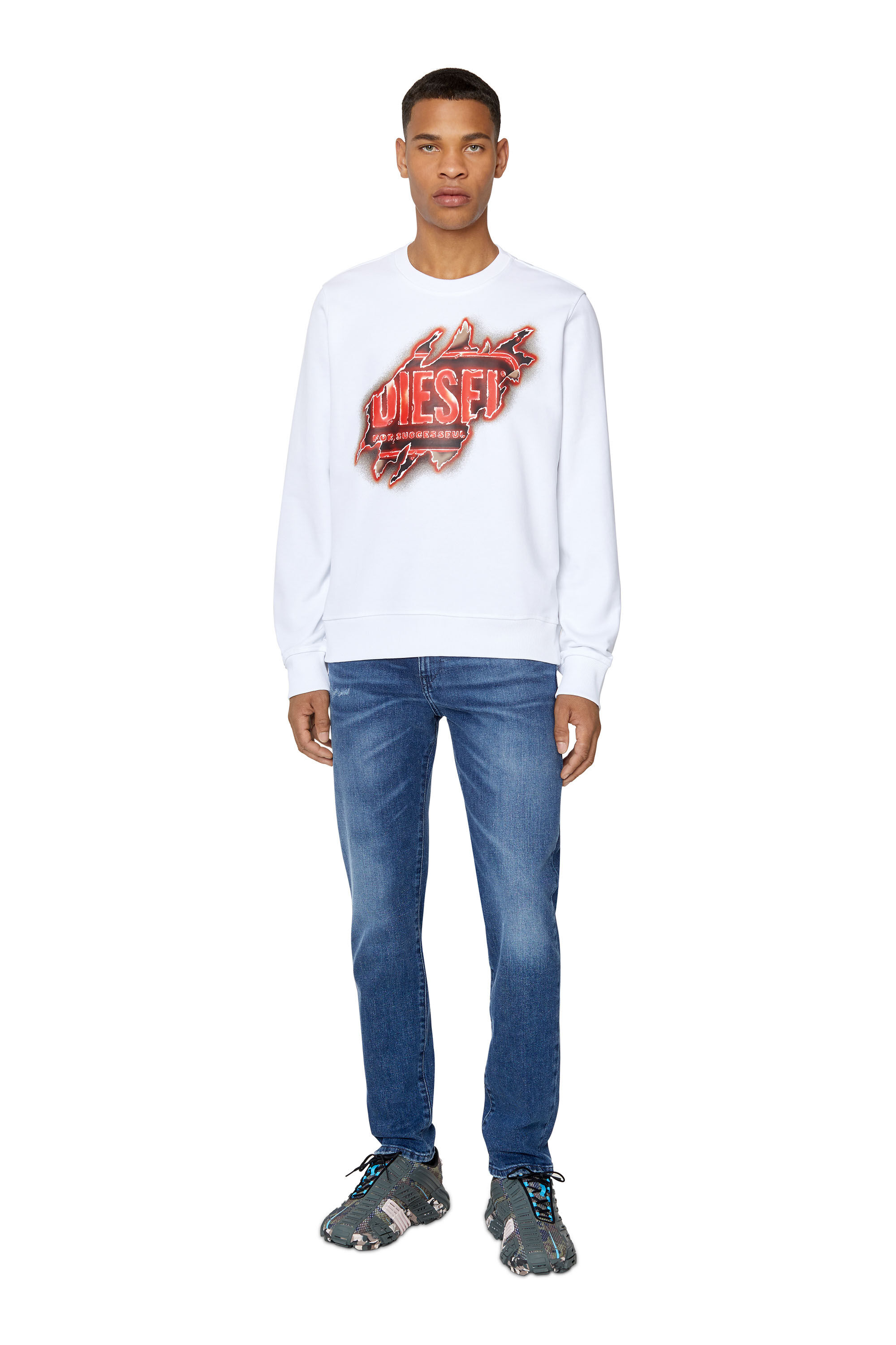 2019 D STRUKT 09F55 Man Slim Jeans with clean construction Diesel