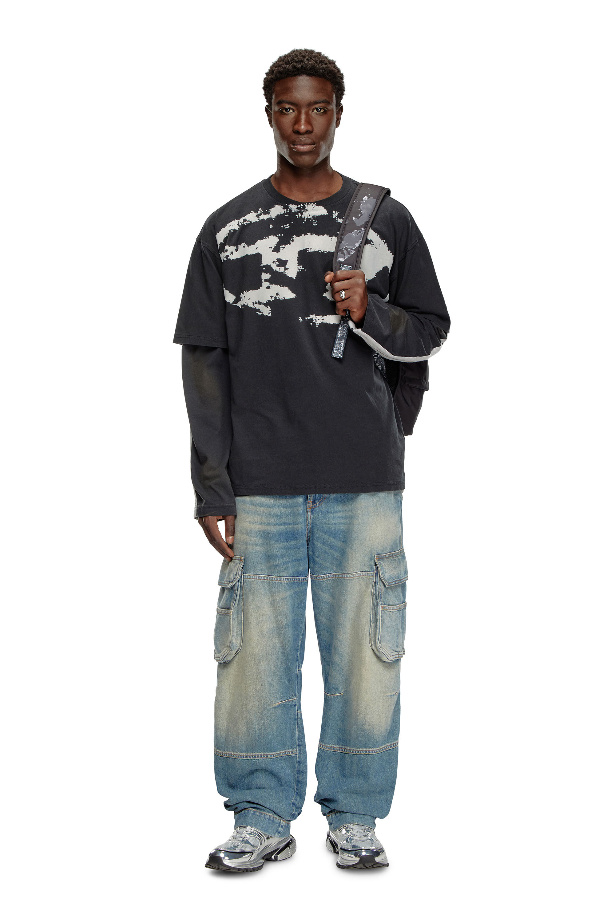 Diesel - T-BOXT-N14, Male's T-shirt with distressed flocked logo in Black - 1