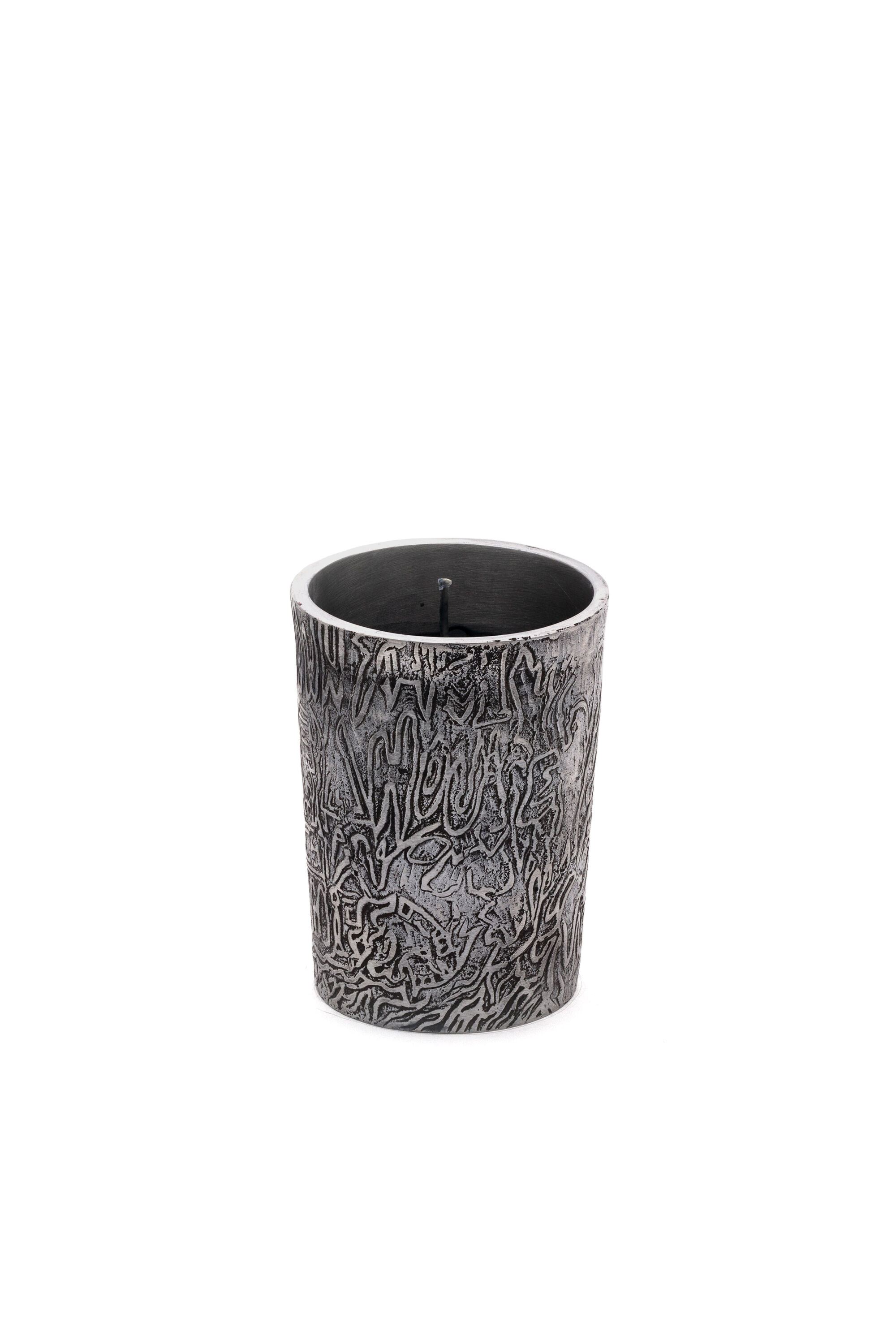 Diesel - 11155 HOME SCENTS, Bougie dans un bougeoir en aluminium "Diesel burning down the house" Mixte in Gris - 1