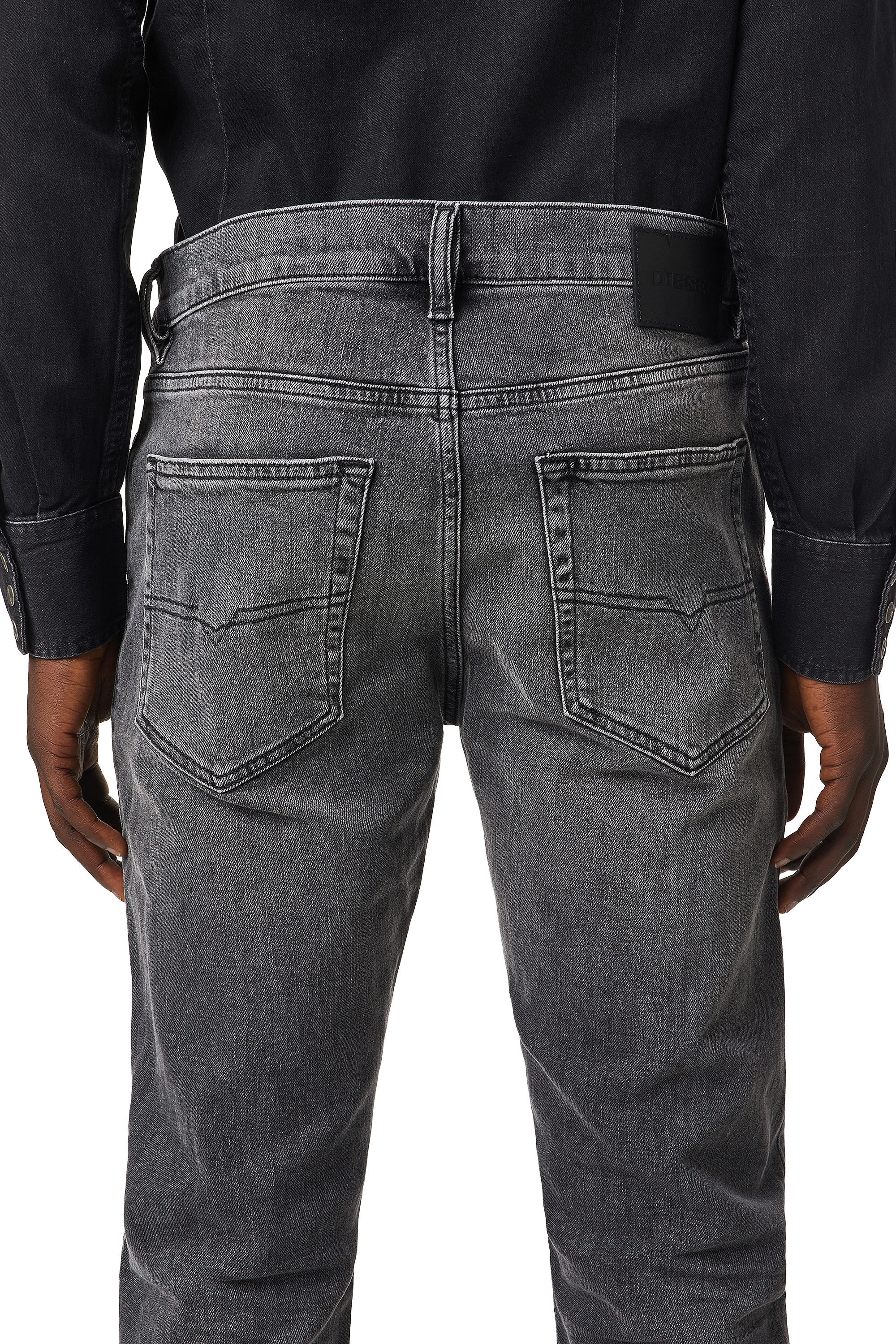 Diesel - D-Luster 009ZT Slim Jeans, Noir/Gris foncé - Image 6