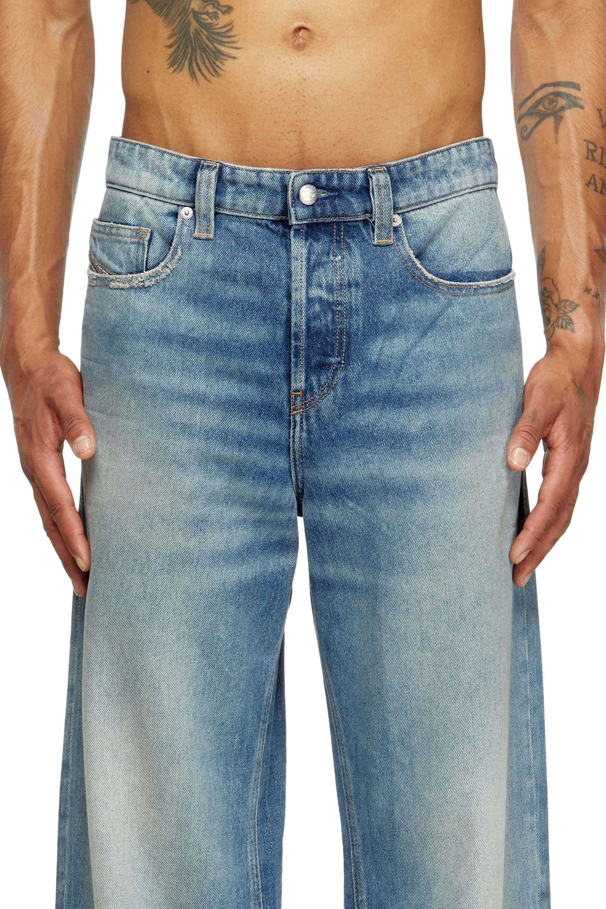 Diesel - Male's Relaxed Jeans 2001 D-Macro 0DBEB, Medium Blue - 5
