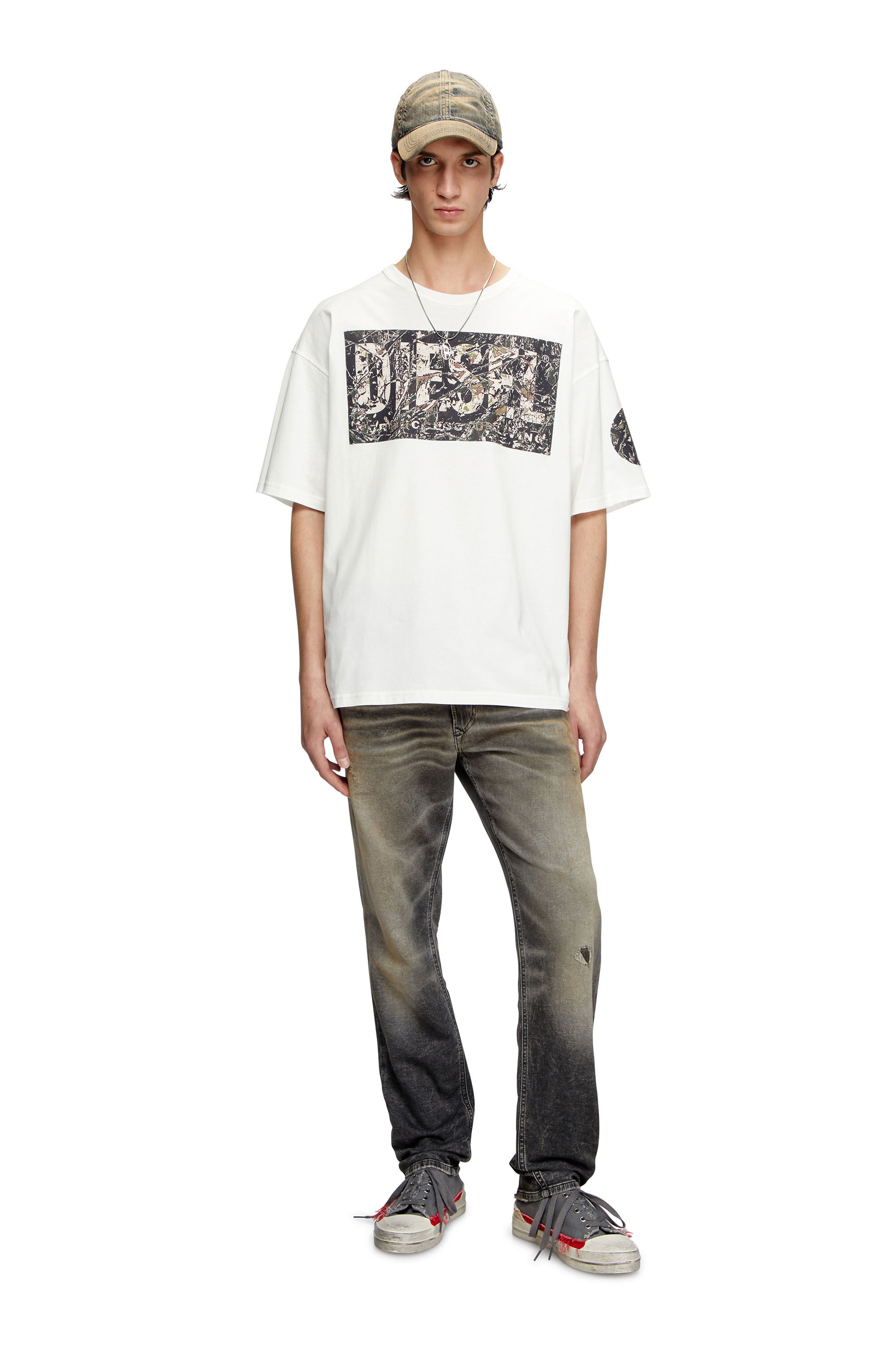 Diesel - T-BOXT-R22, Male's T-shirt with large gabardine patch logo in White - 1