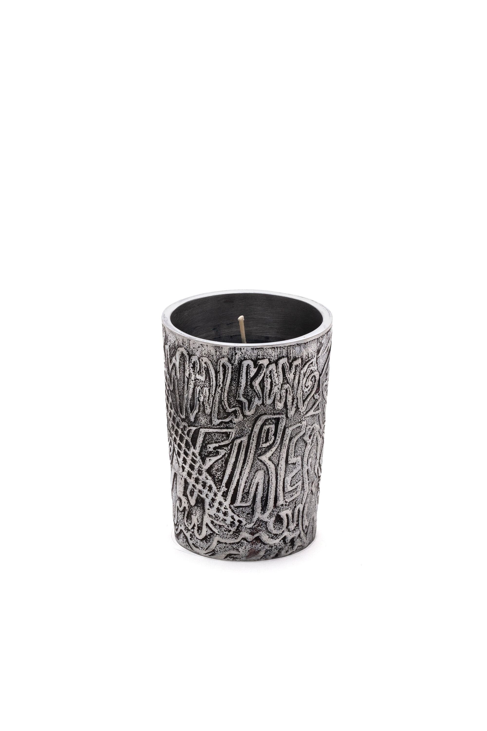 Diesel - 11157 HOME SCENTS, Bougie dans un bougeoir en aluminium "Diesel walking on fire" Mixte in Gris - 1