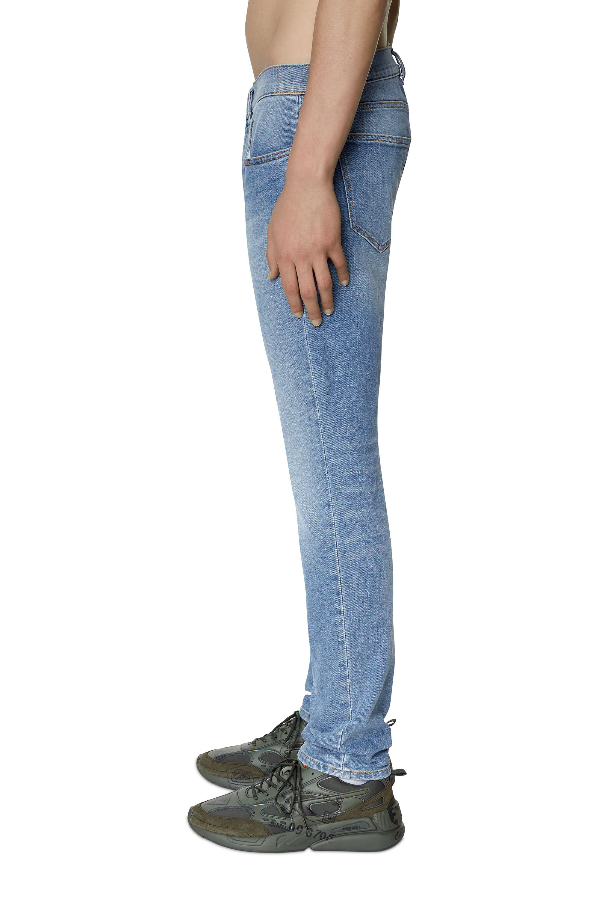 Diesel - 2019 D-Strukt 09E13 Slim Jeans, Bleu Clair - Image 5