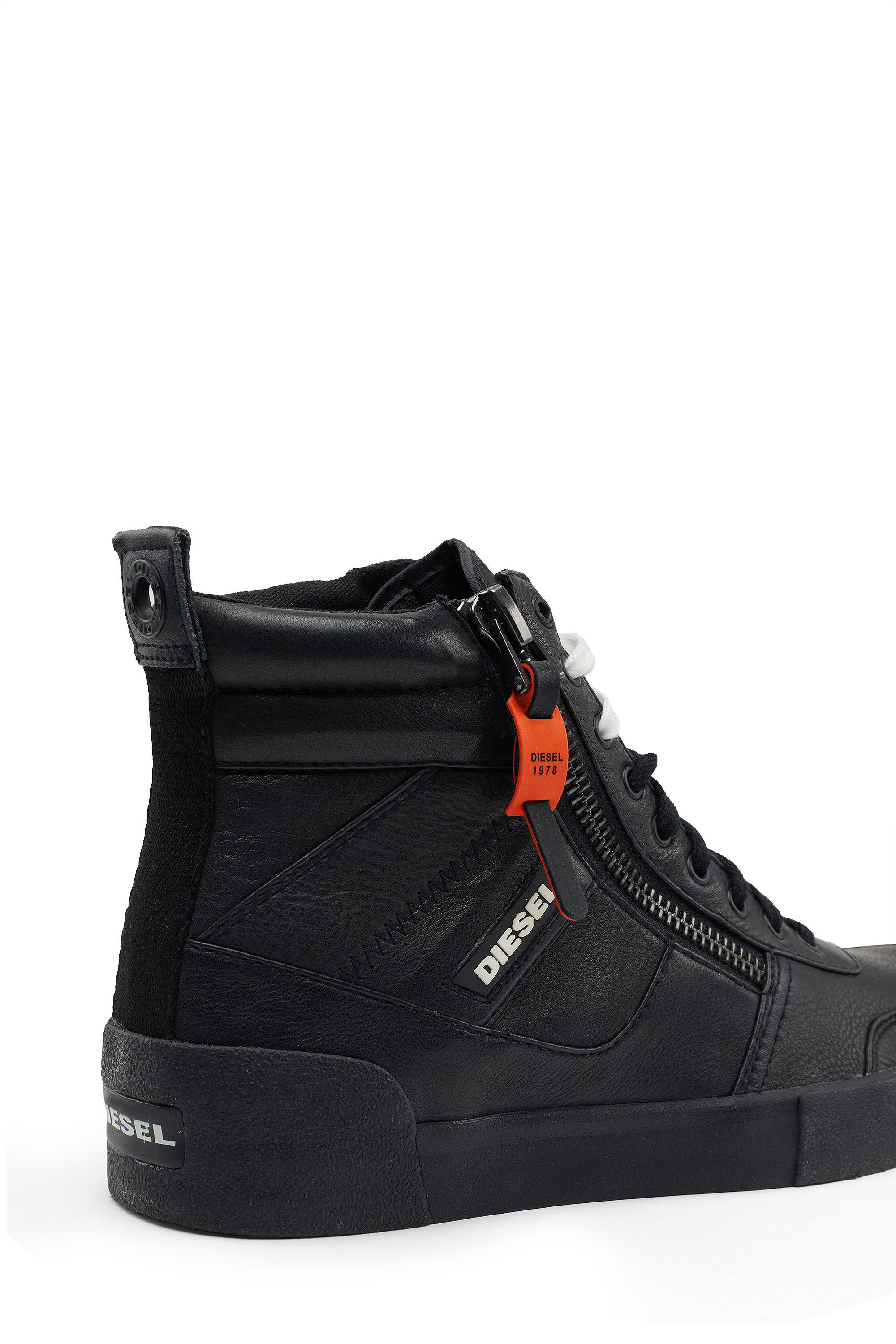 Diesel - S-DVELOWS, S-Dvelows-Sneakers montantes à panneaux en cuir suédé Homme in Noir - 7