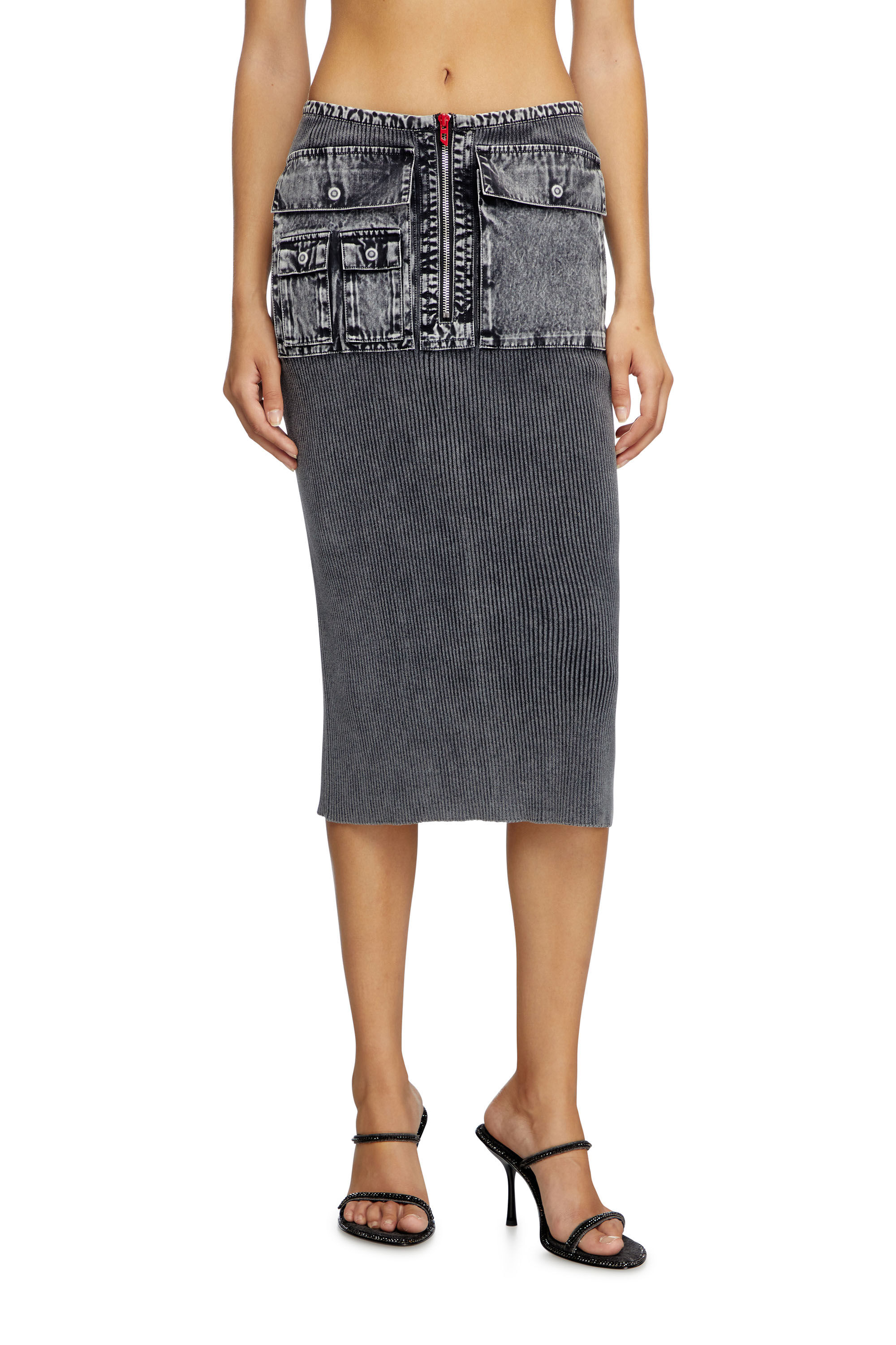 Diesel - M-MERYN, Jupe midi en maille avec poches cargo en denim Femme in Gris - 3