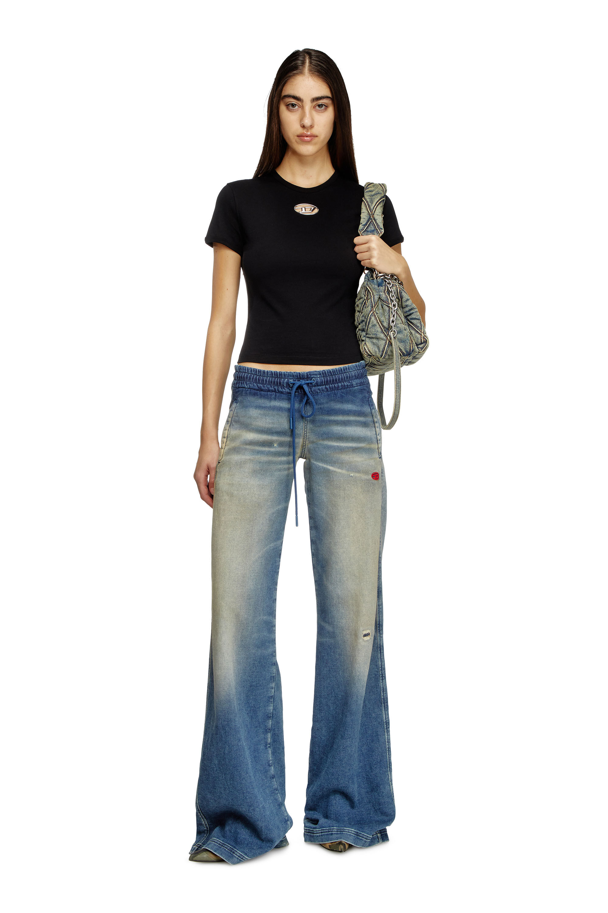 Diesel - T-UNCUTIE-LONG-OD-Q1, T-shirt slim fit avec cut-out Oval D Femme in Noir - 1