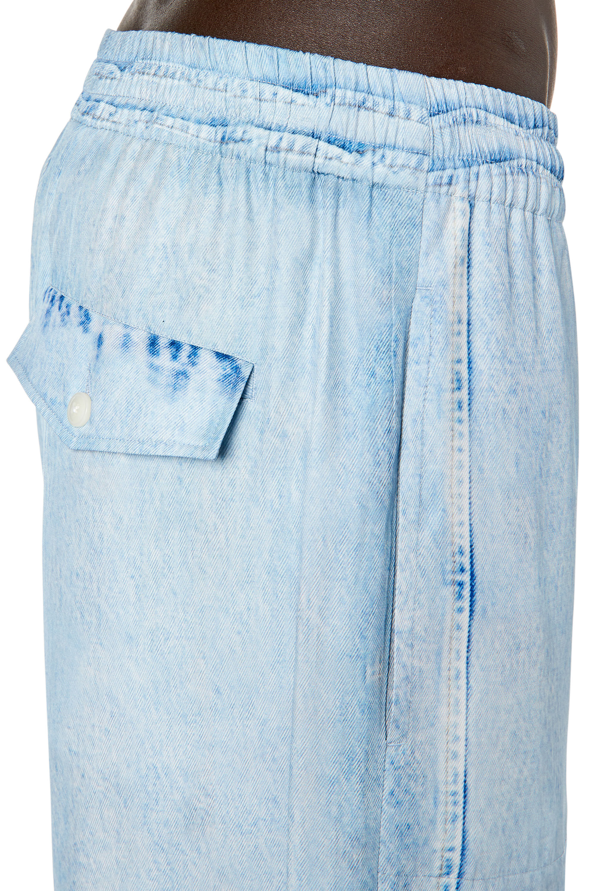 Diesel - P-FERG-DNM, Short avec imprimé trompe-l'œil Homme in Bleu - 4