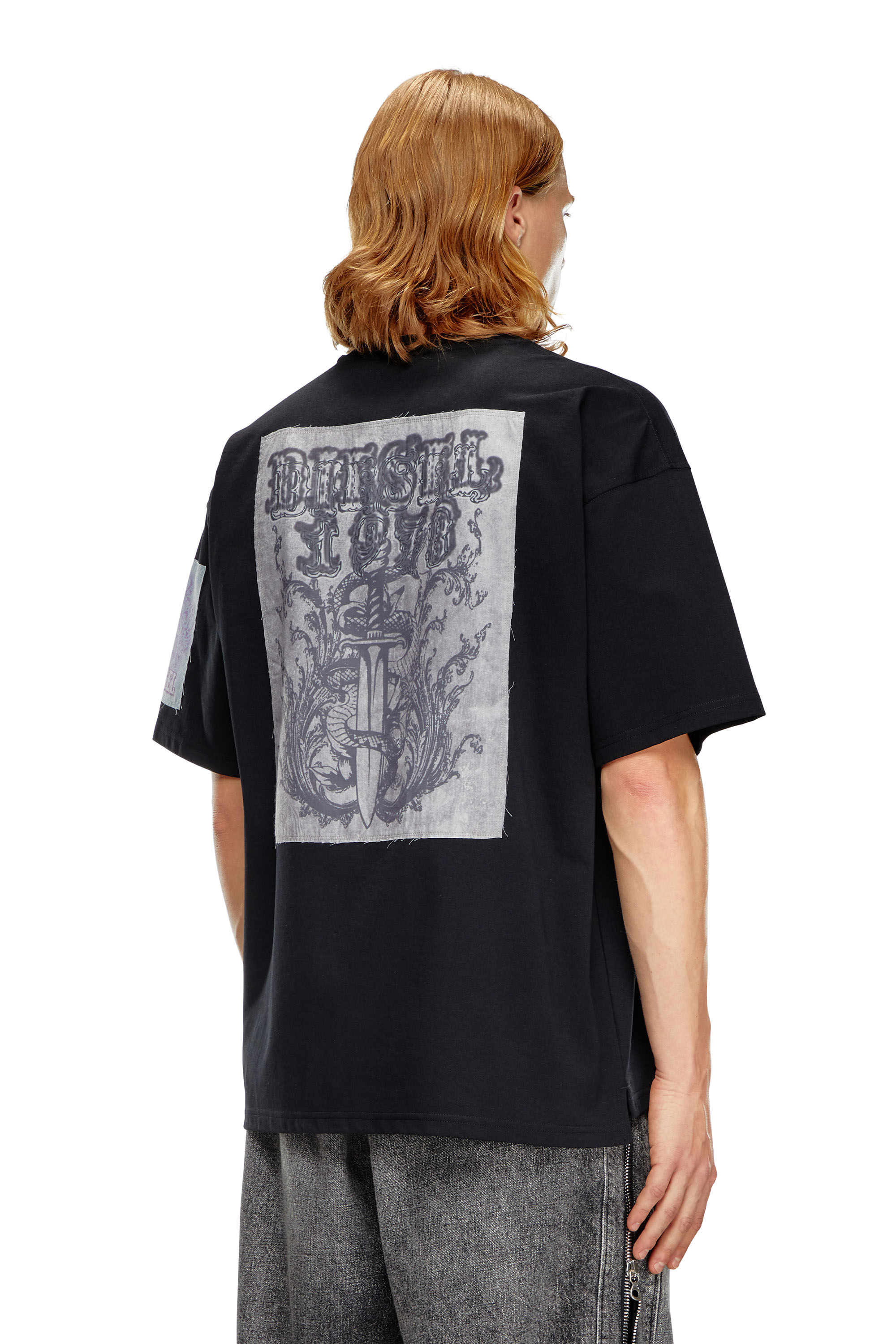 Diesel - T-BOXT-SLITS-Q10, Homme T-shirt avec empiècements imprimés coupés brut in Noir - Image 2