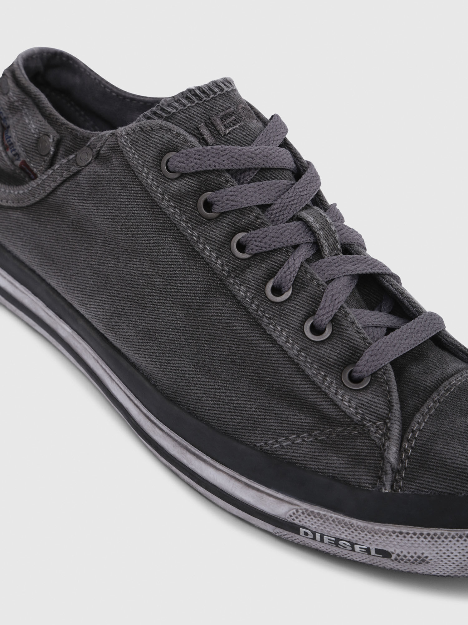 Diesel exposure shop low sneakers