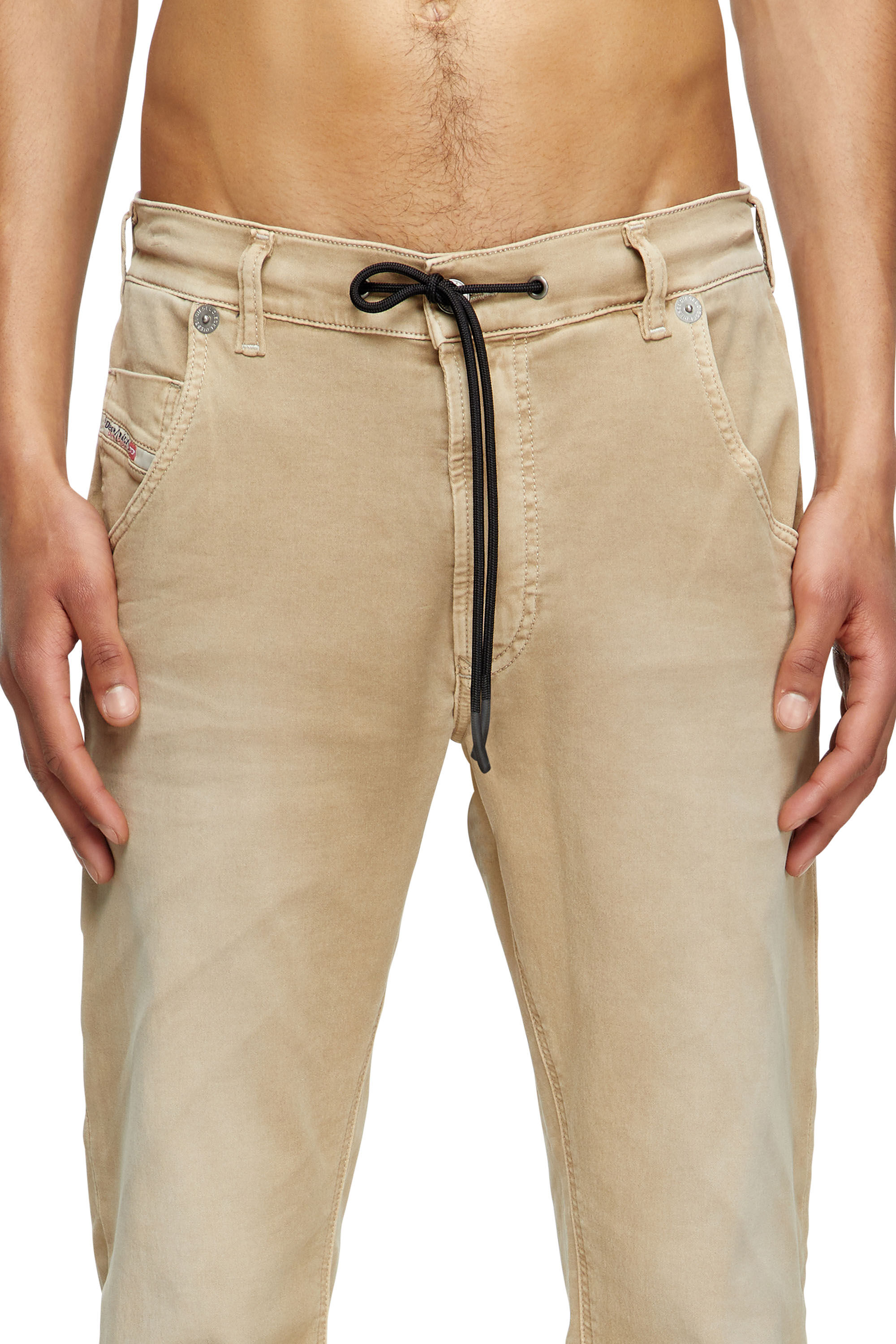 Diesel - Regular 2030 D-Krooley Joggjeans® 0670M Homme, Beige - Image 5