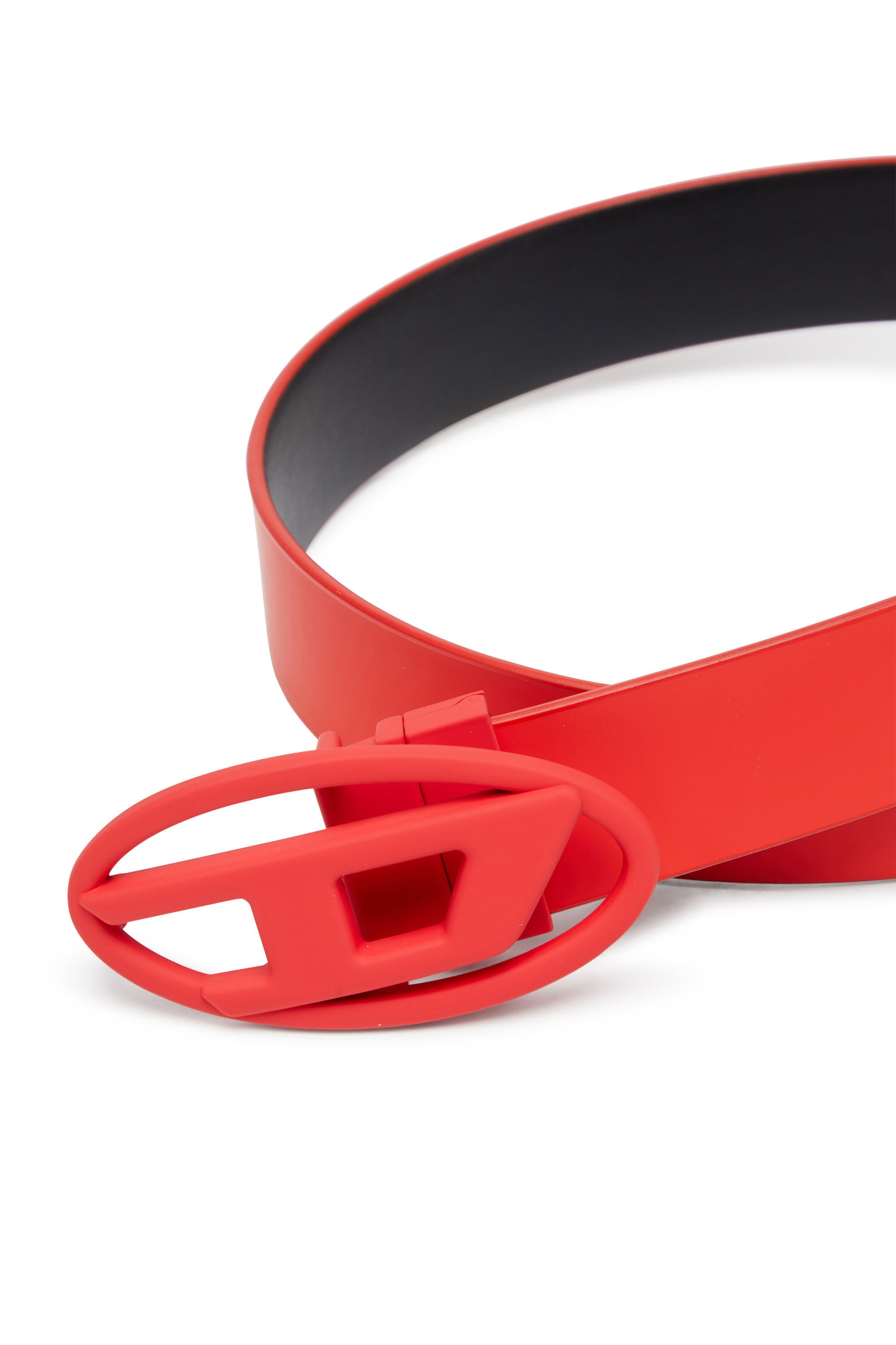 Belt red outlet