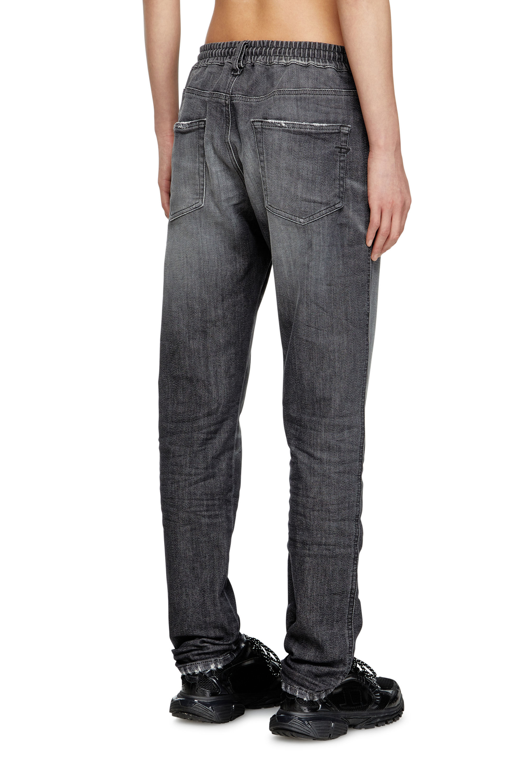 Diesel - Slim 2062 D-Strukt Joggjeans® 09M67 Homme, Noir/Gris foncé - Image 4