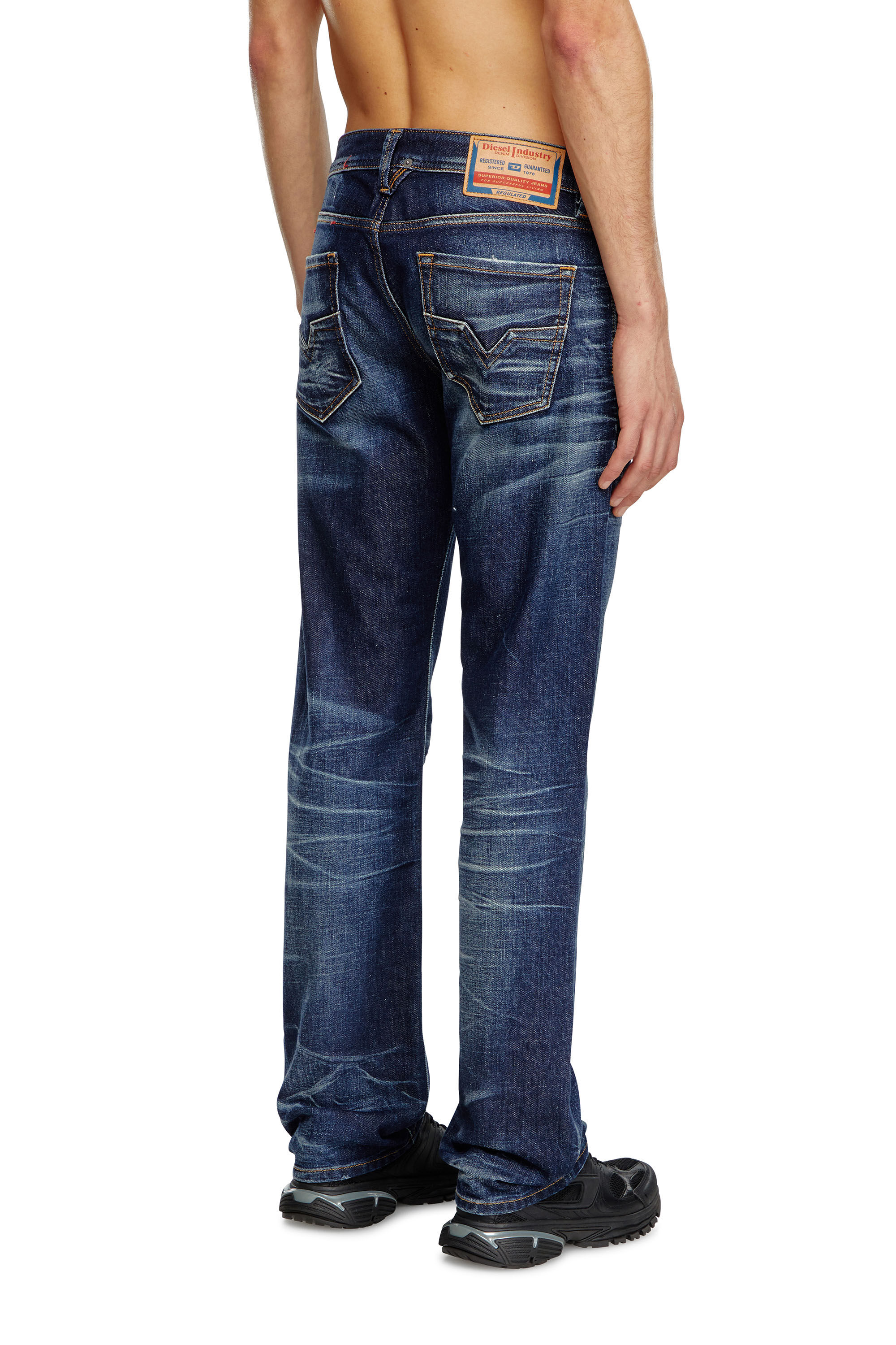 Diesel - Homme Straight Jeans 1985 Larkee 09J90, Bleu Foncé - Image 4