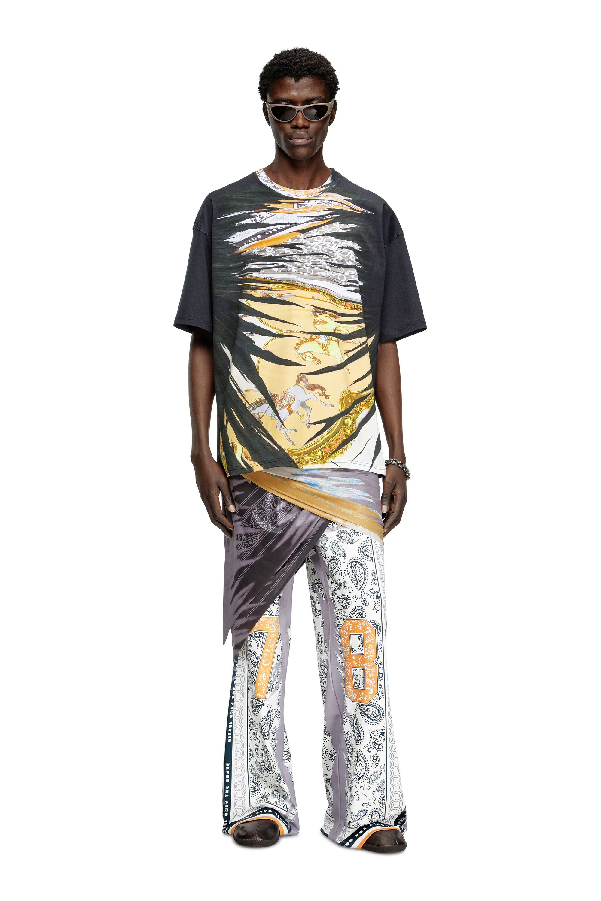 Diesel - T-BOXT-R25, T-shirt avec imprimé bandana royal Homme in Polychrome - 1