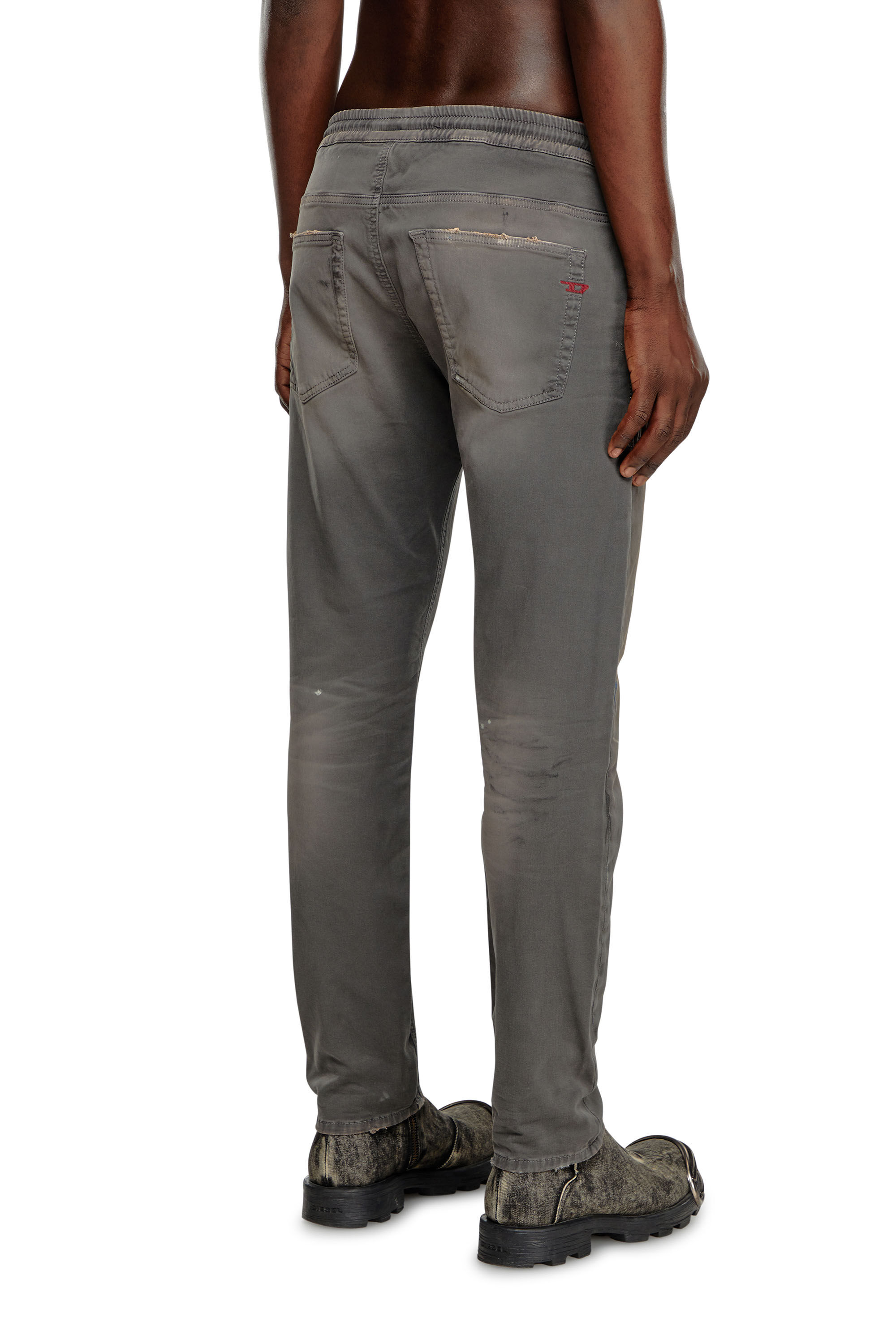 Diesel - Homme Tapered 2030 D-Krooley Joggjeans® 068LW, Gris foncé - Image 4