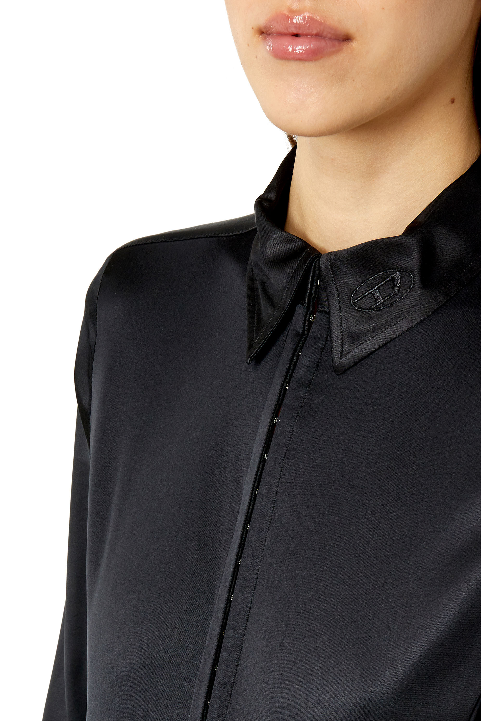 Diesel - C-BREA, Chemise en satin fluide avec broderie D Femme in Noir - 4