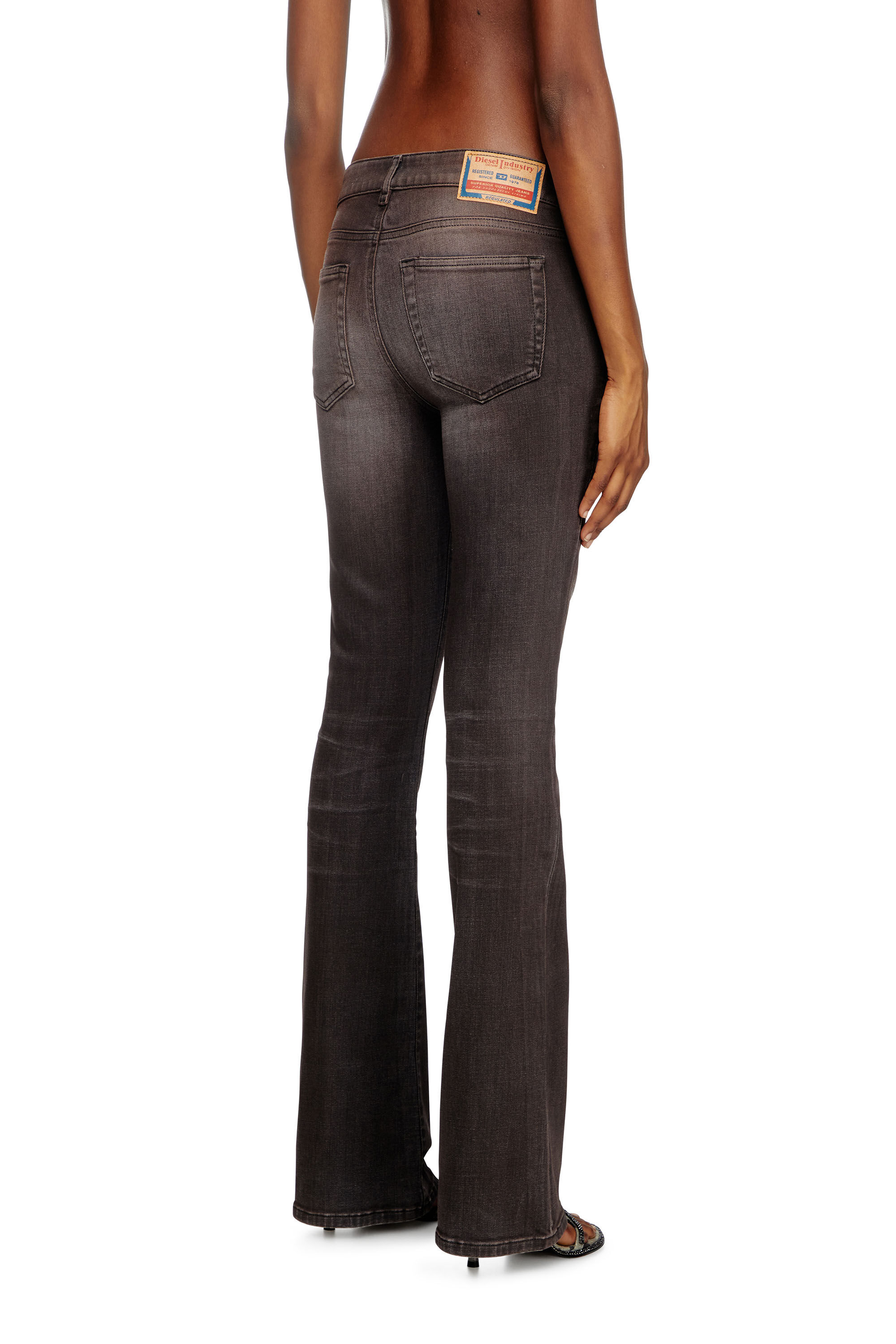 Diesel - Bootcut Jeans 1969 D-Ebbey 09K59 Femme, Noir/Gris foncé - Image 5