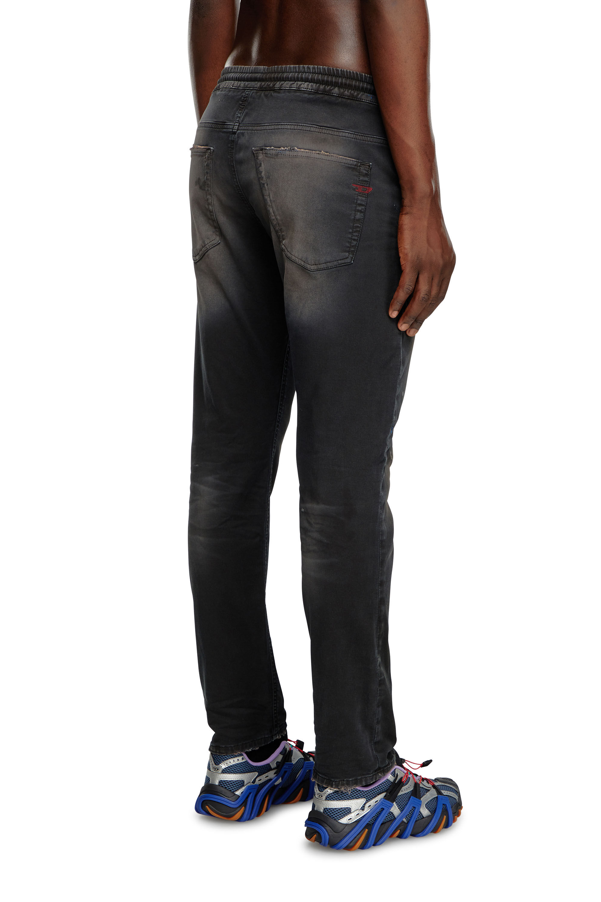 Diesel - Homme Tapered 2030 D-Krooley Joggjeans® 068LW, Noir - Image 4