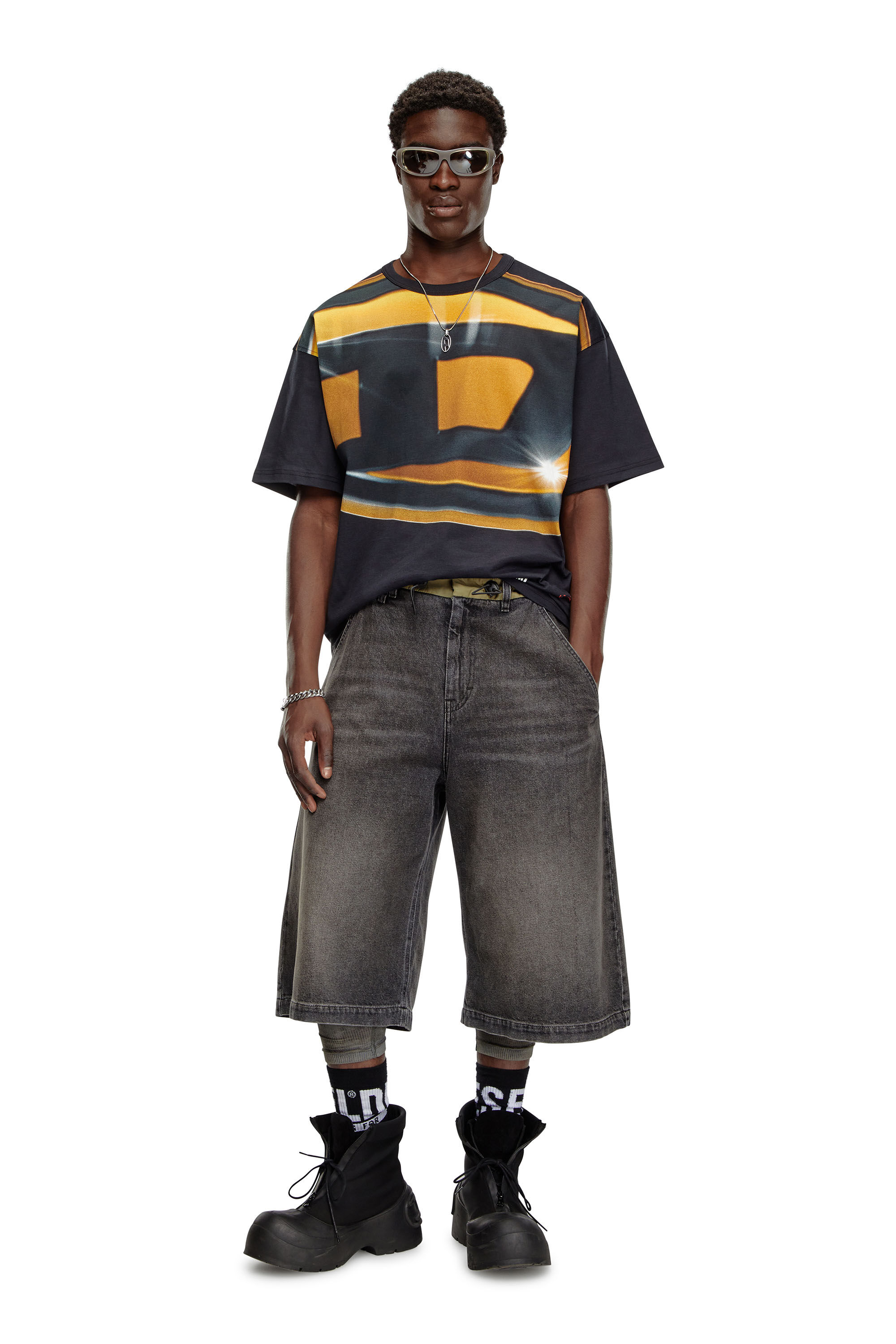 Black t shirt and shorts shop