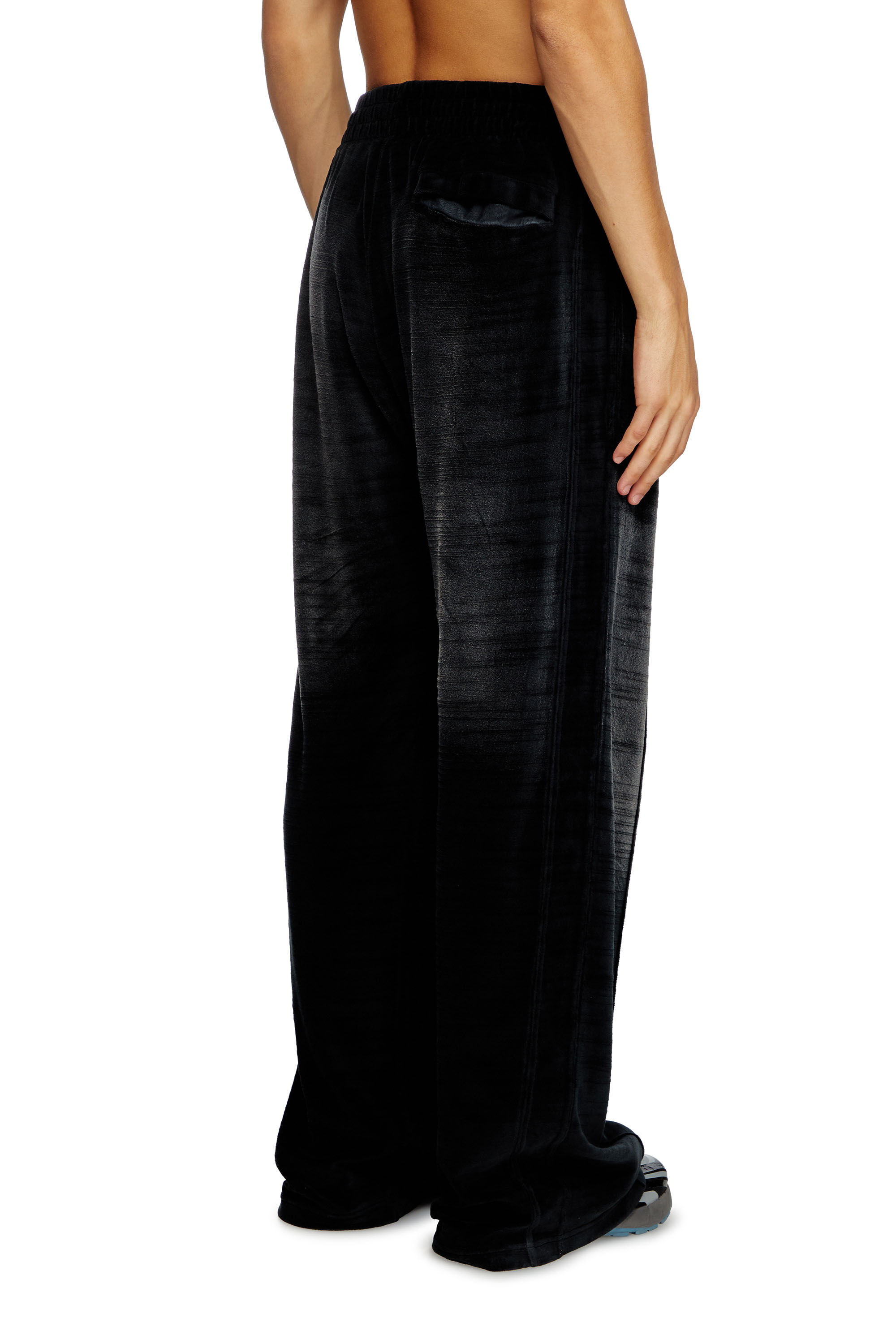 Diesel - P-OZAMP-BAND, Pantalon de survêtement en chenille délavée Homme in Noir - 5