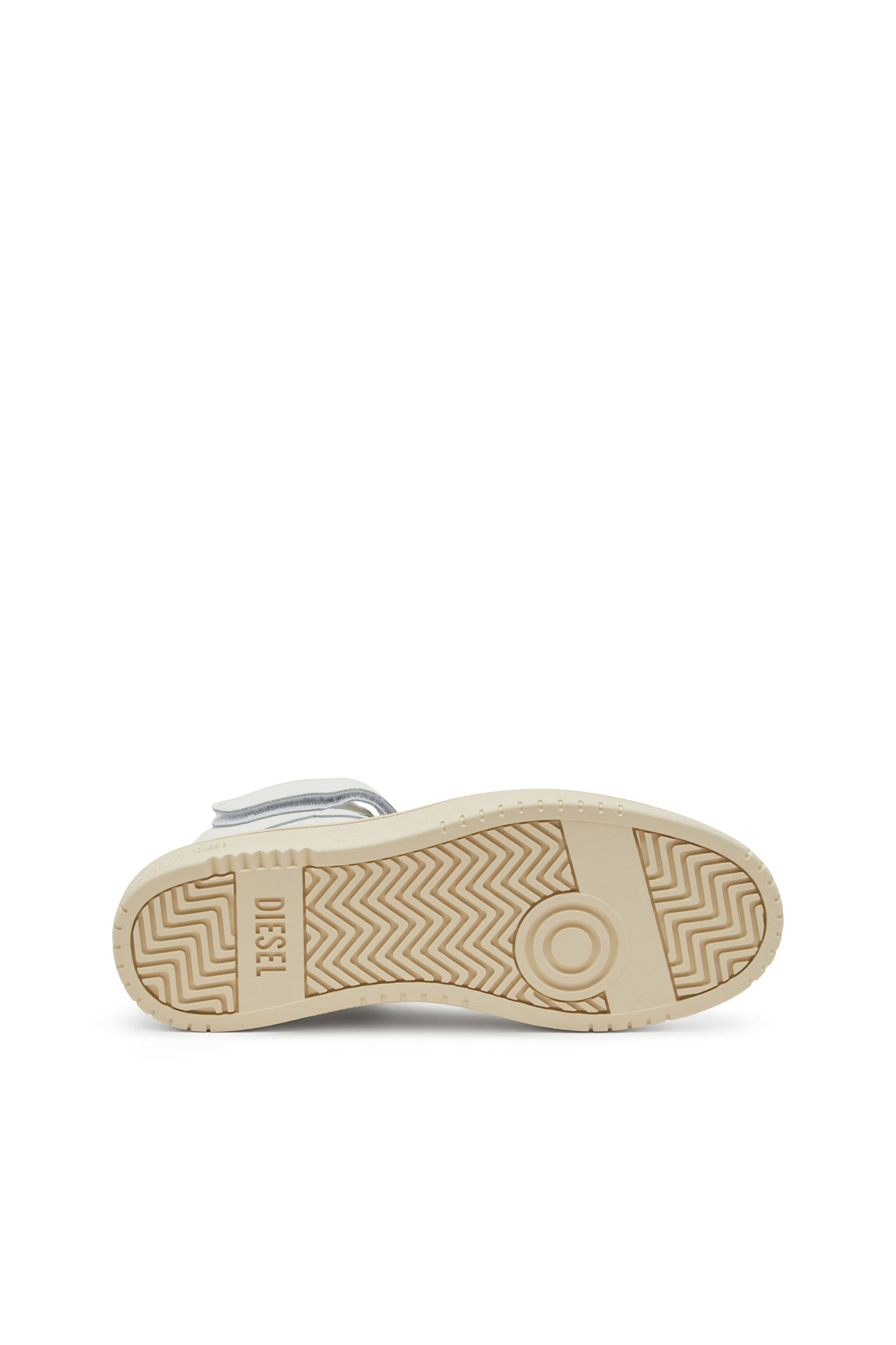 Diesel - S-TRACKER-D MID, Male's S-Tracker-D-Mid top sneaker in White - 4