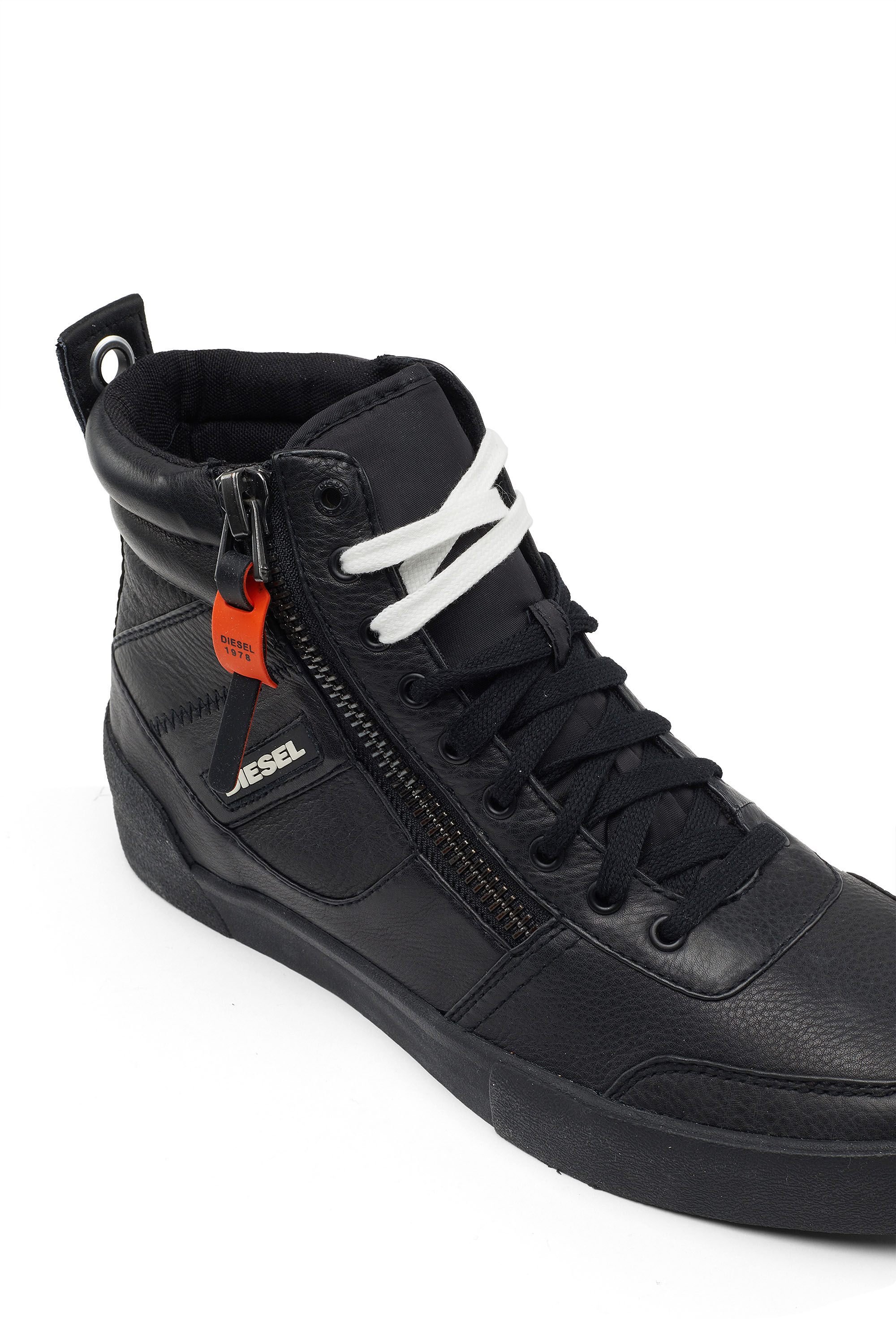 S DVELOWS Man High top sneakers in panelled suede Diesel