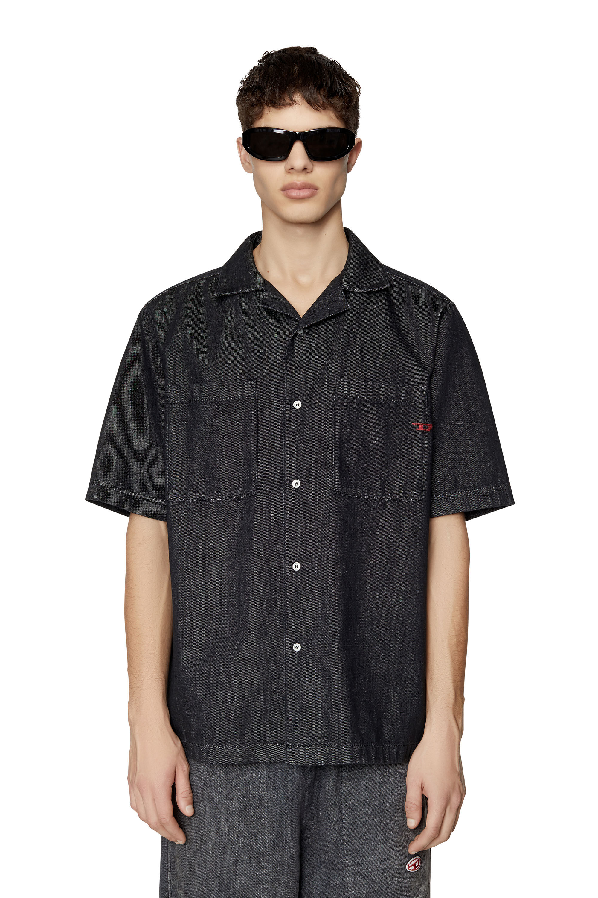 Diesel - D-PAROSHORT, Chemise bowling en denim rinse Homme in Noir - 3