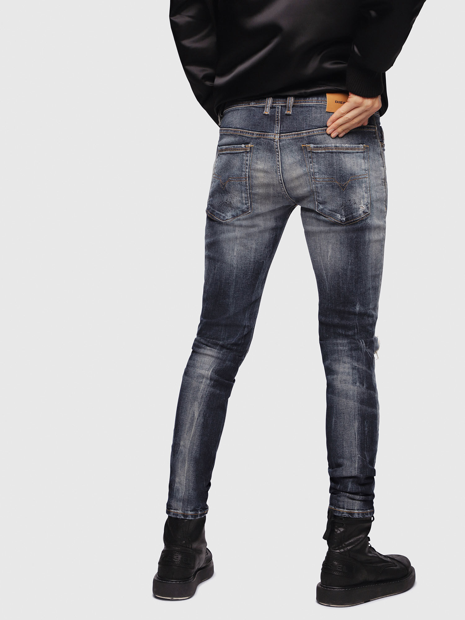 Diesel 2025 sleenker 069hq
