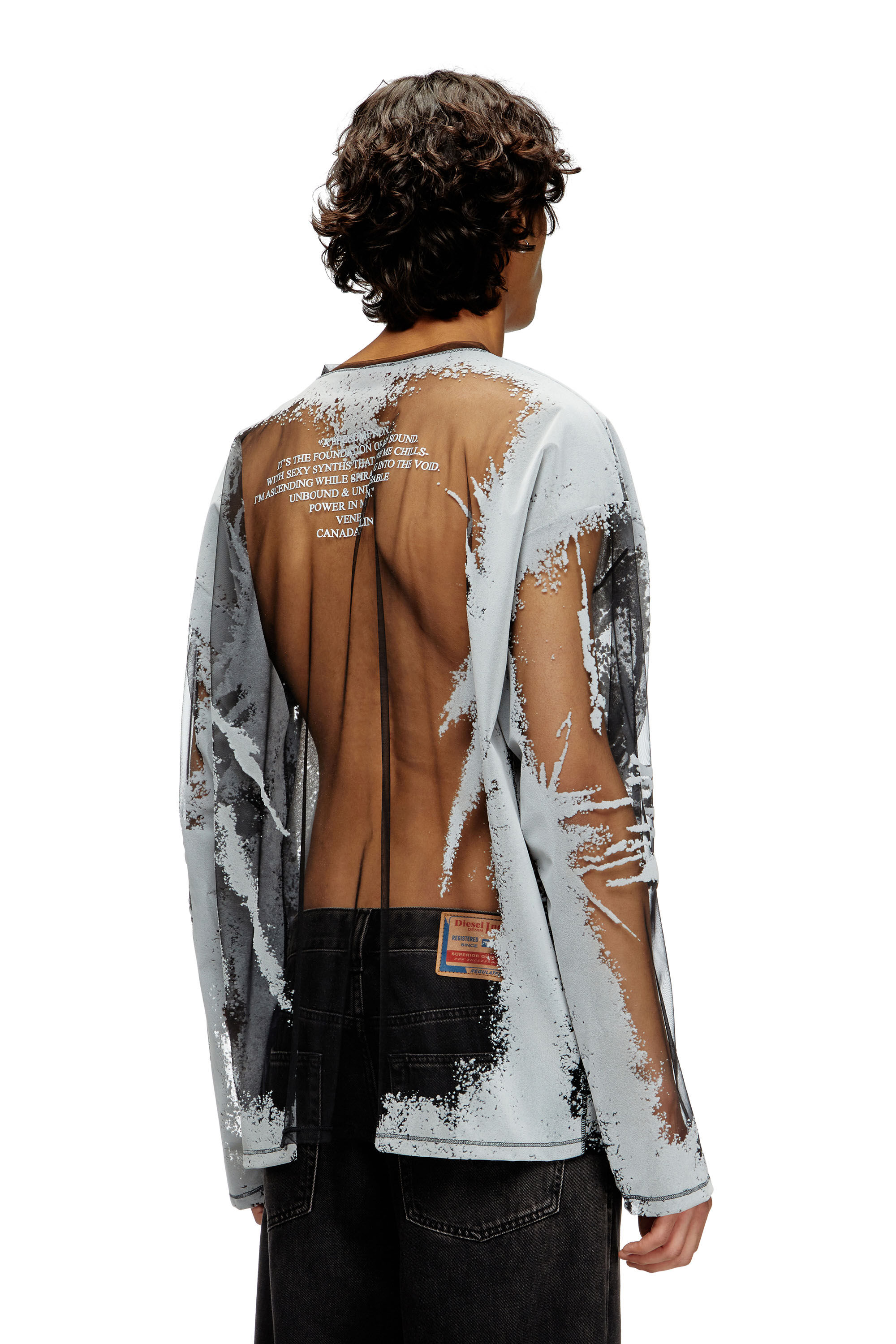 Diesel - T-HASSAN-LS-A, T-shirt en nylon à manches longues avec imprimé paroles Mixte in Noir - 5