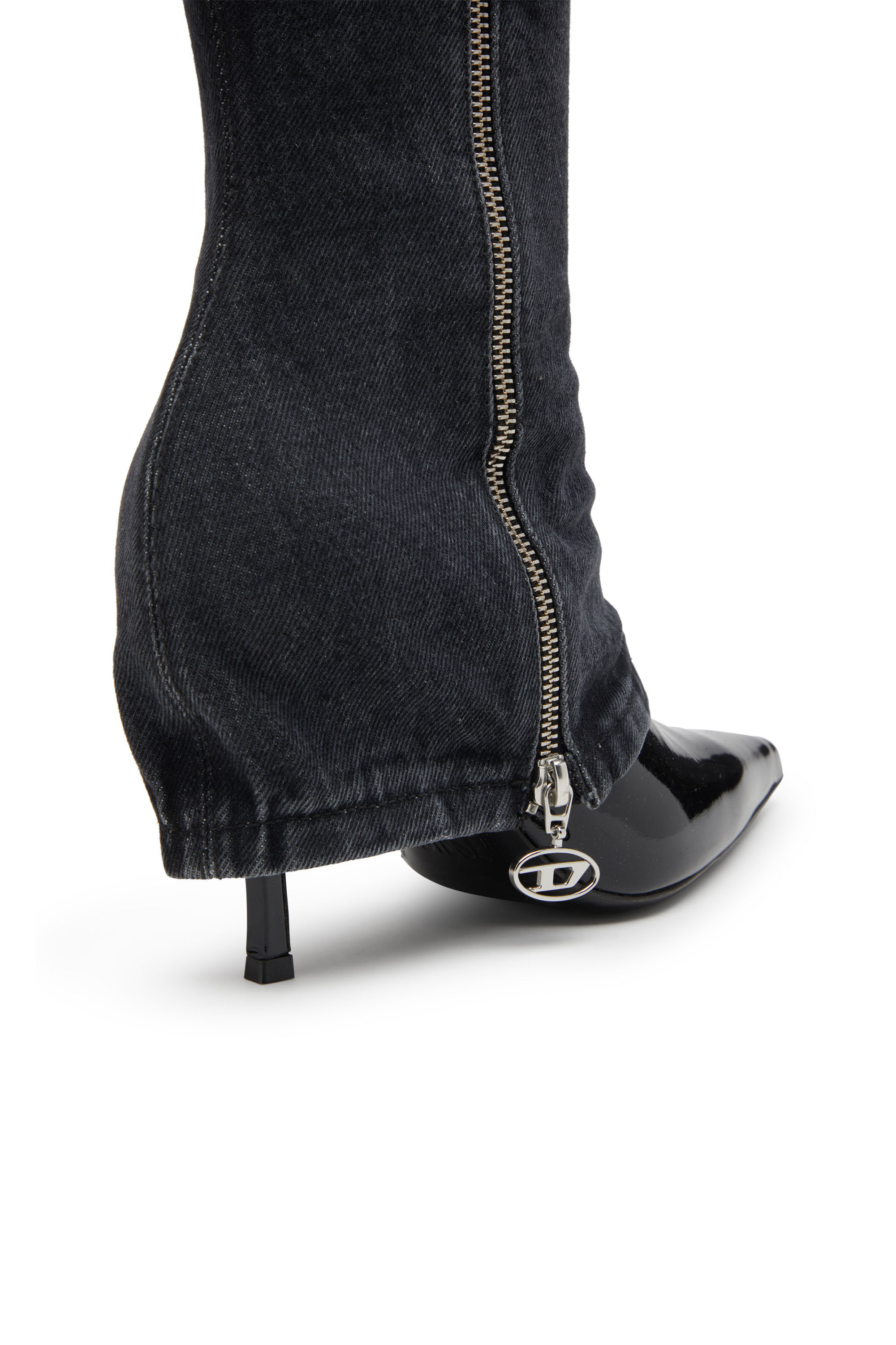 Diesel - D-VENUS TWISTED BOOT, D-Venus-Botte à talon aiguille hauteur genou avec effet de jean trompe-l'œil Femme in Noir - 5