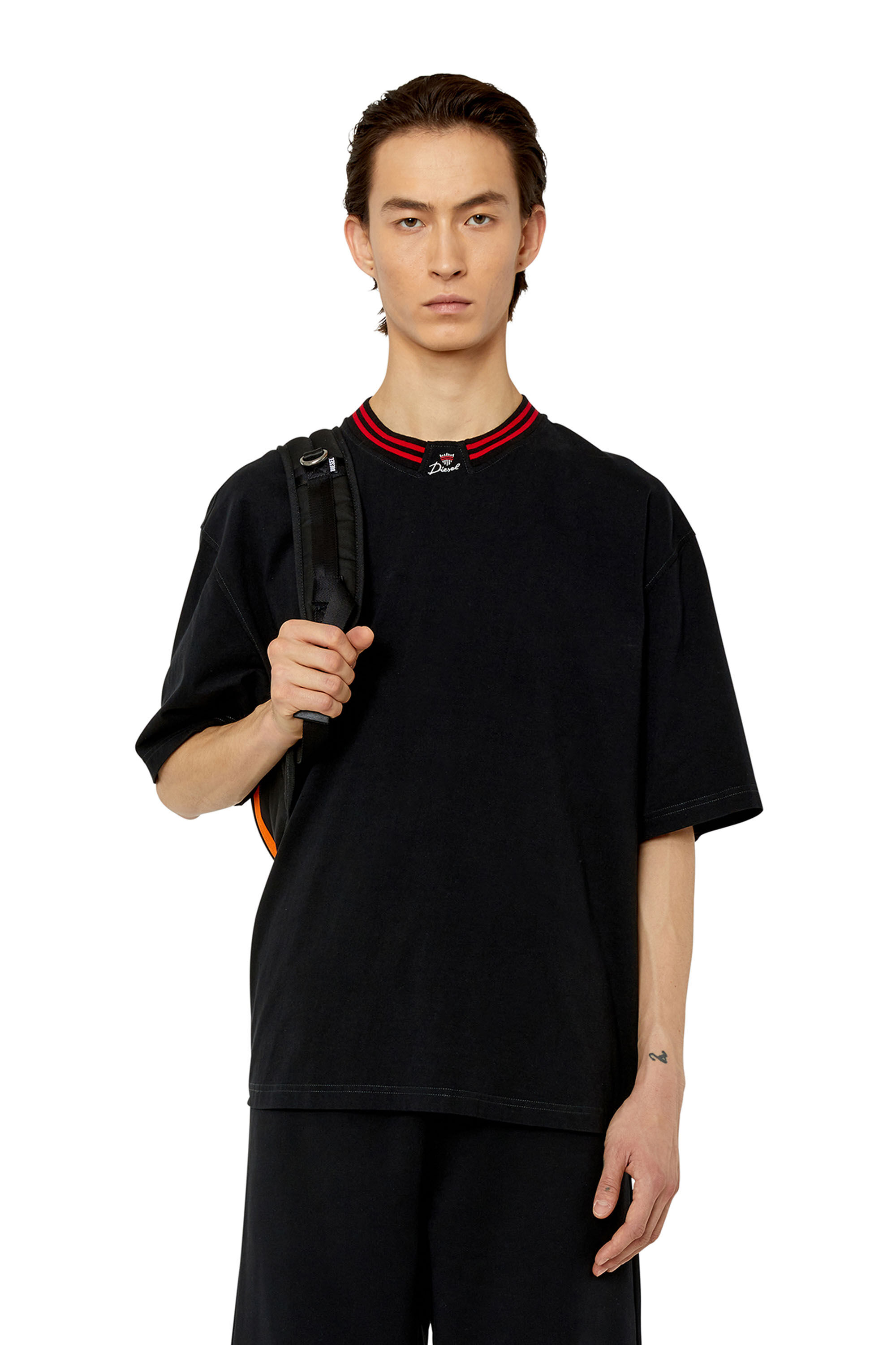 Diesel - T-KROWN, T-shirt avec col à logo Homme in Noir - 3