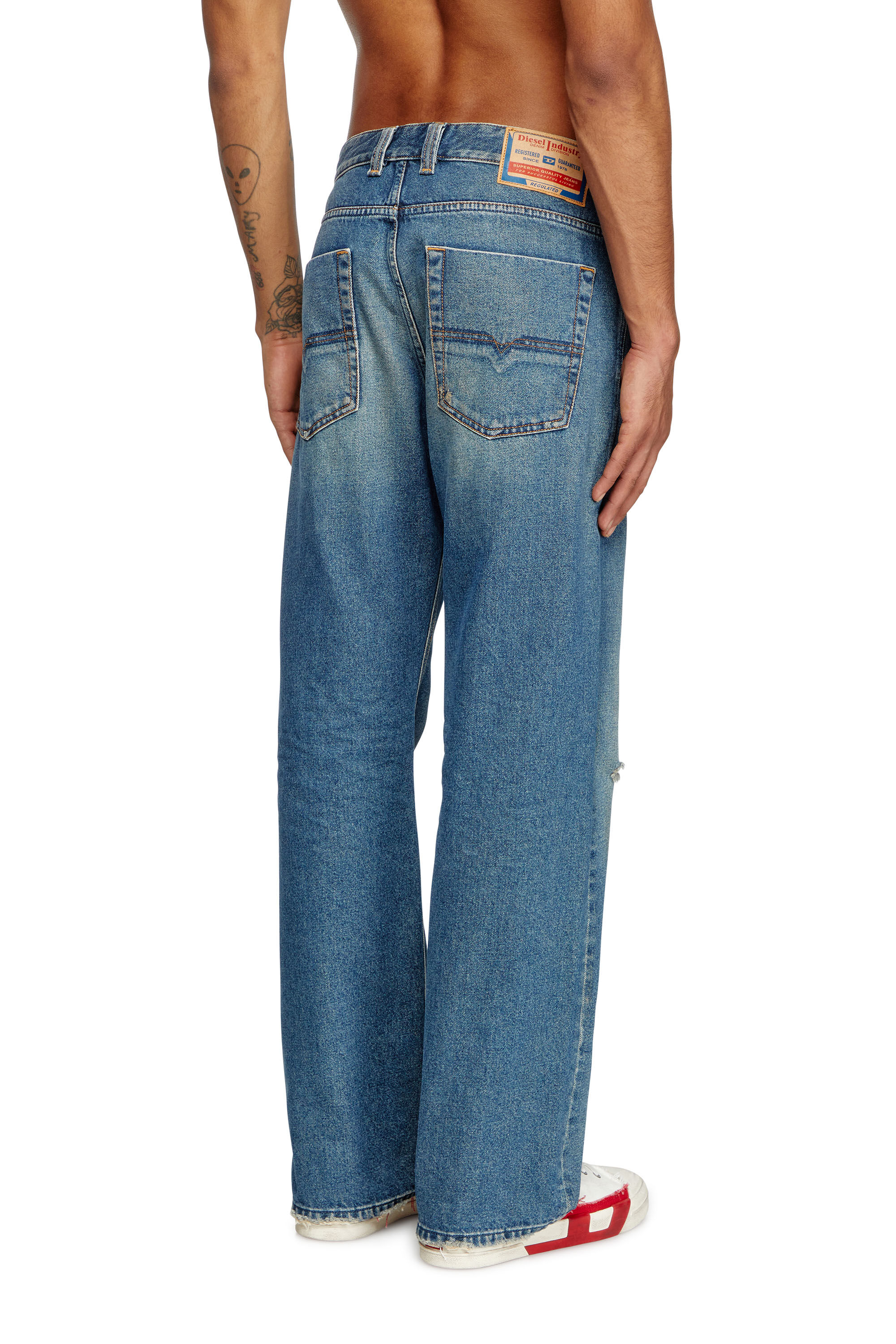 Diesel - Male's Relaxed Jeans 1980 D-Eeper 09J79, Medium Blue - 4