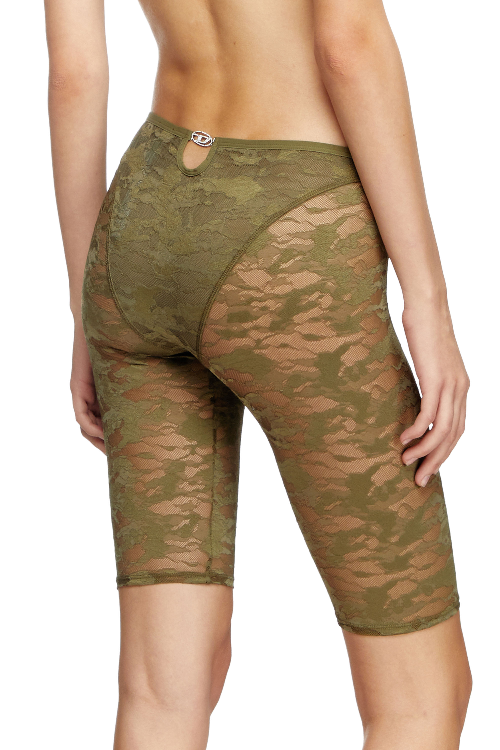 Diesel - UFLB-D-OVAL-LACE-SHORT, Short en dentelle camouflage avec plaque Oval D Femme in Vert - 2