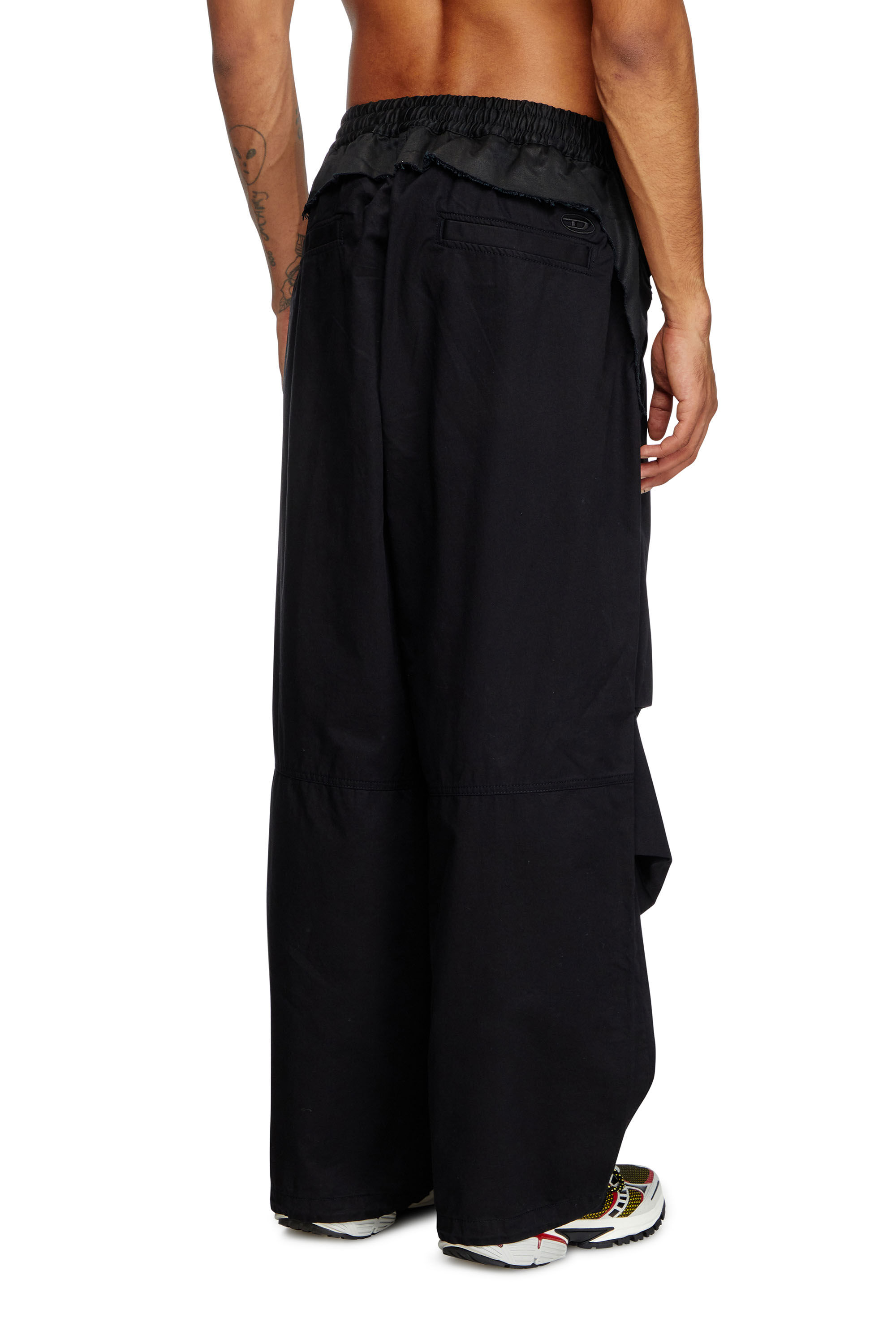 Diesel - P-GUSTAF, Male's Cargo pants in Black - 4