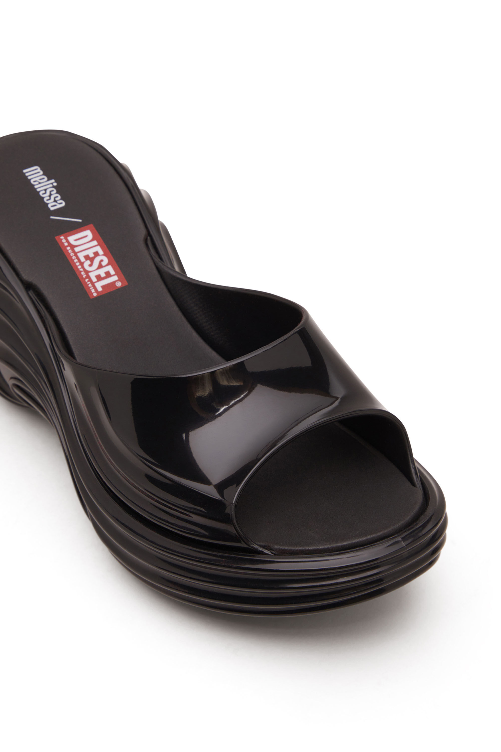 Diesel - MELISSA QUANTUM PLATFORM, Mule à plateforme en Melflex® Femme in Noir - 6