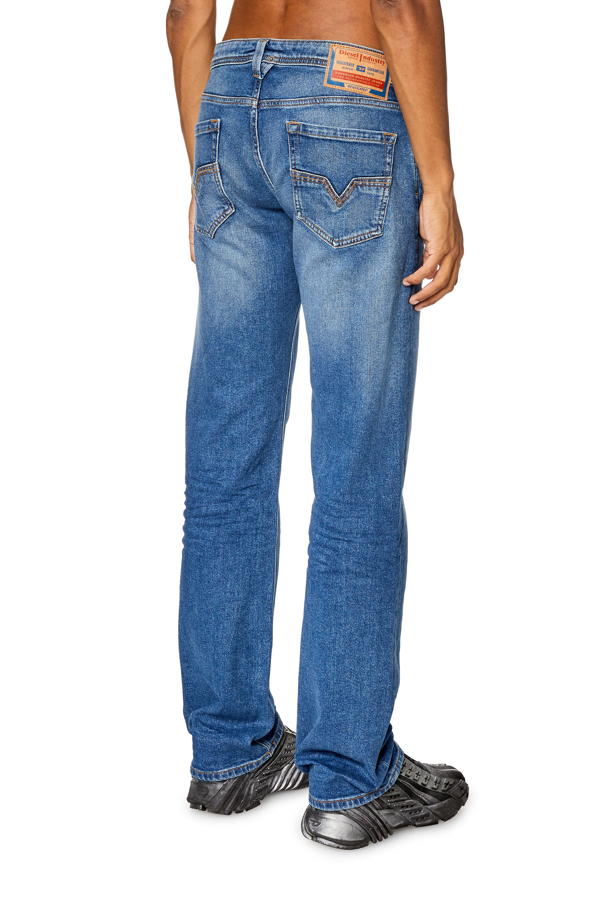 Diesel - Male's Straight Jeans 1985 Larkee 0ENAT, Medium Blue - 4