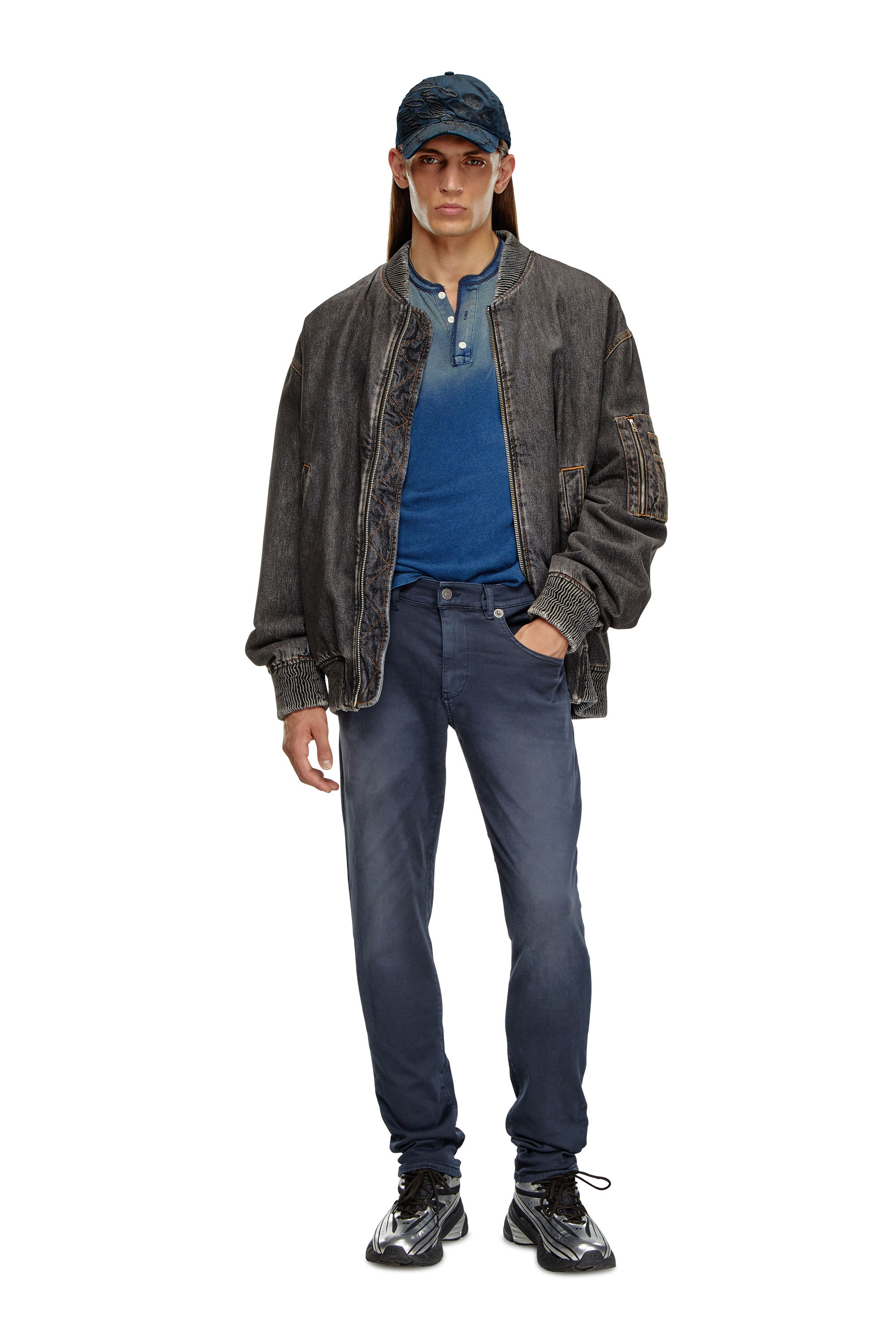 Diesel - Slim 2060 D-Strukt Joggjeans® 0670M Homme, Bleu Foncé - Image 1