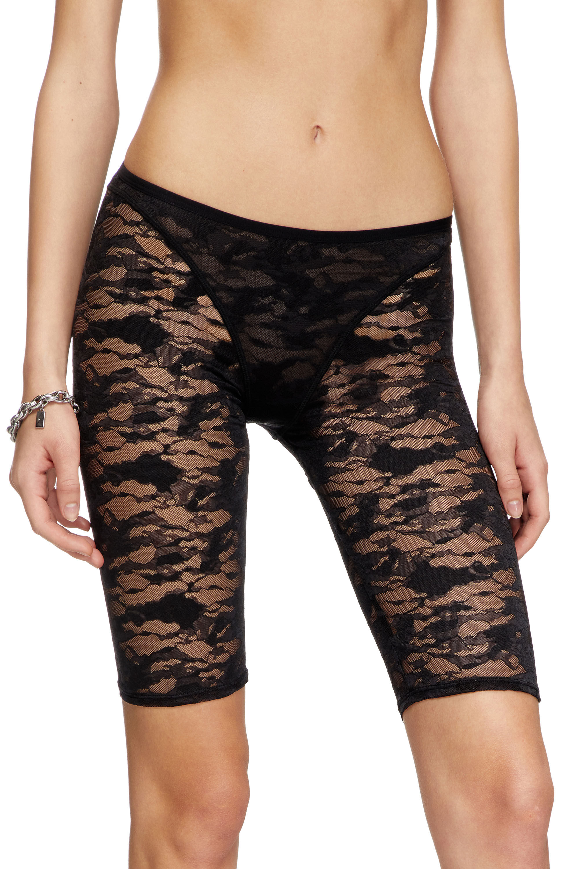 Diesel - UFLB-D-OVAL-LACE-SHORT, Short en dentelle camouflage avec plaque Oval D Femme in Noir - 3