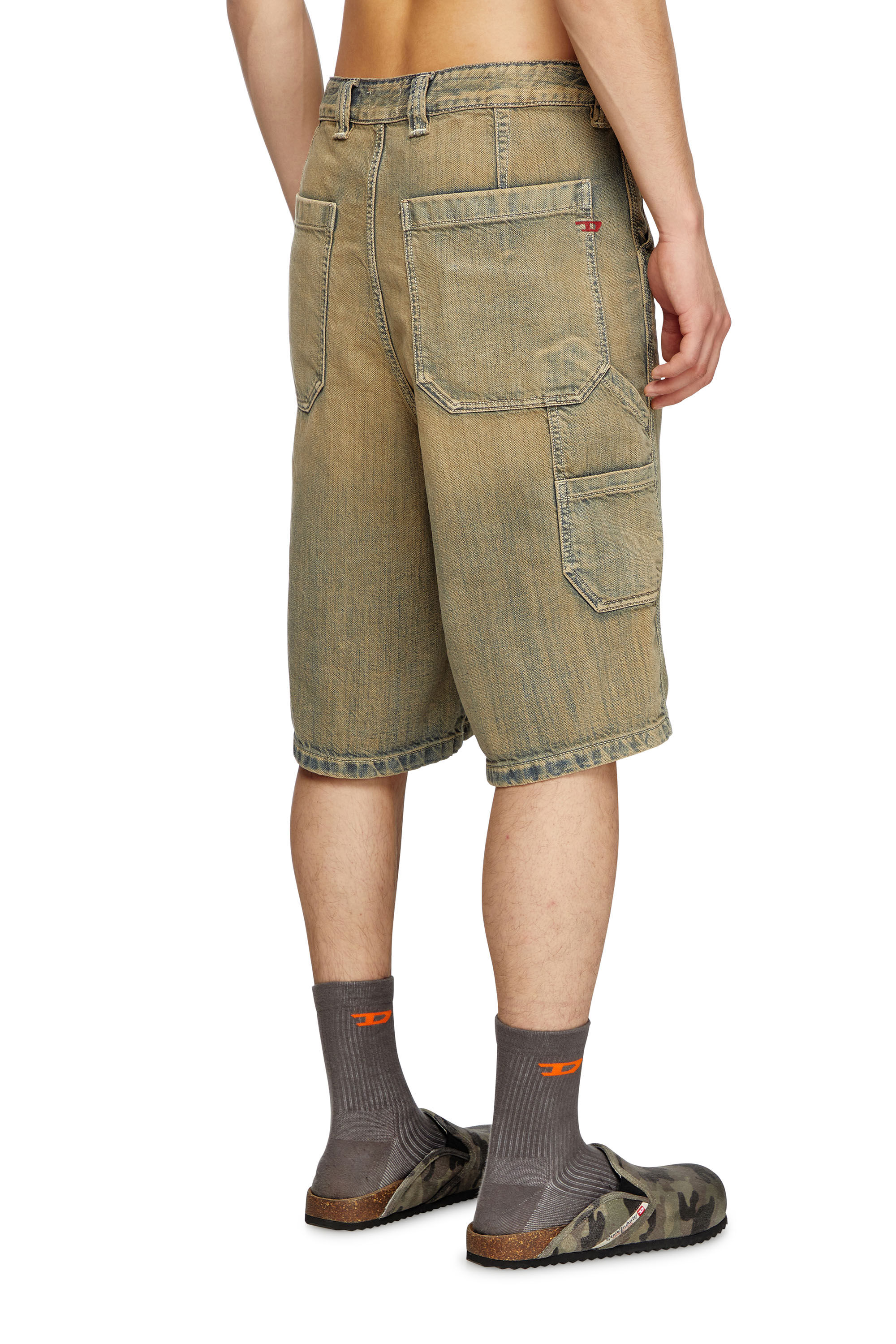 Diesel - D-LIVERY-SHORT, Short utility en denim brossé doré Homme in Polychrome - 5