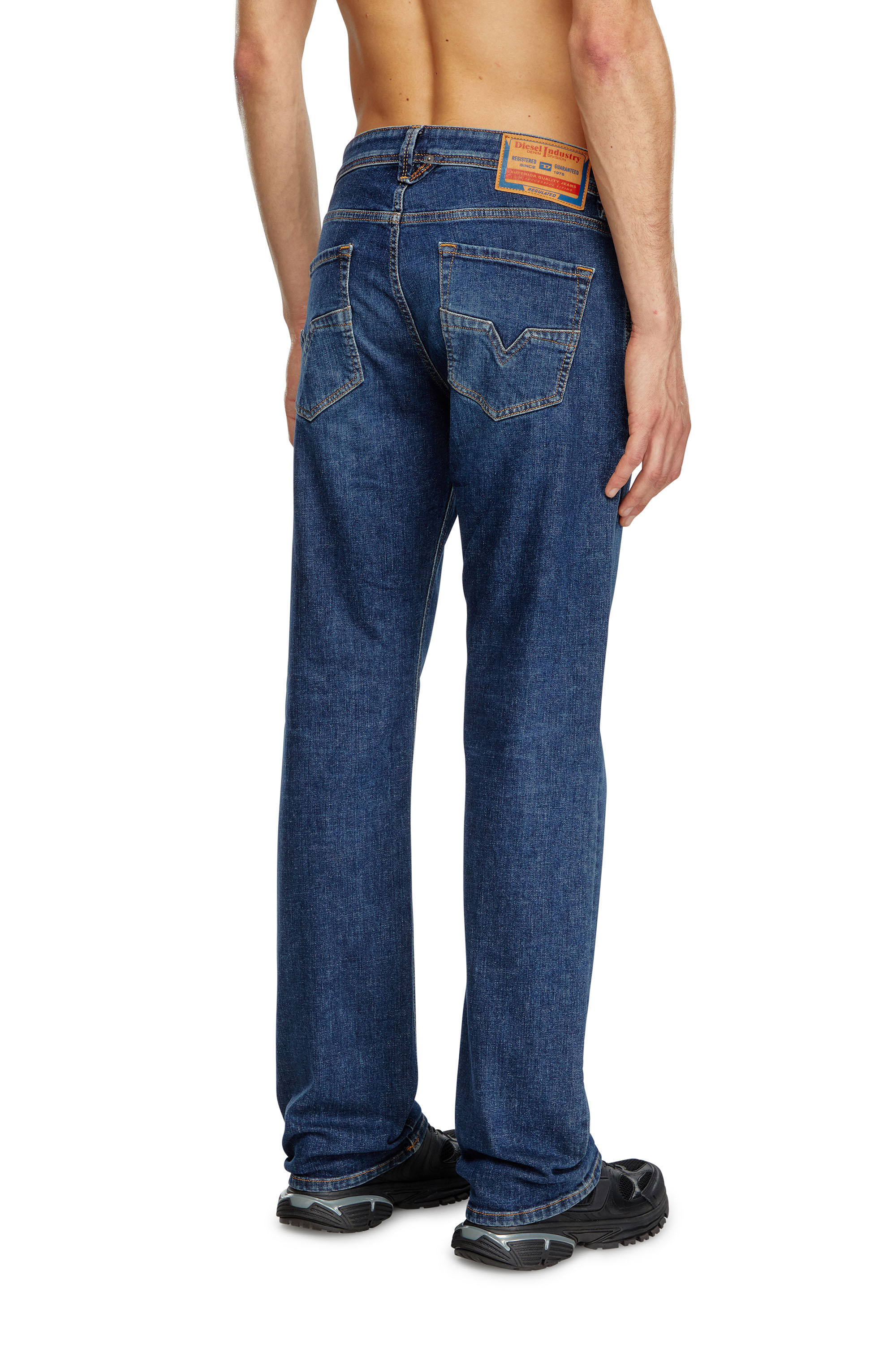 Diesel - Regular Jeans 1985 Larkee 09J47 Homme, Bleu Foncé - Image 4