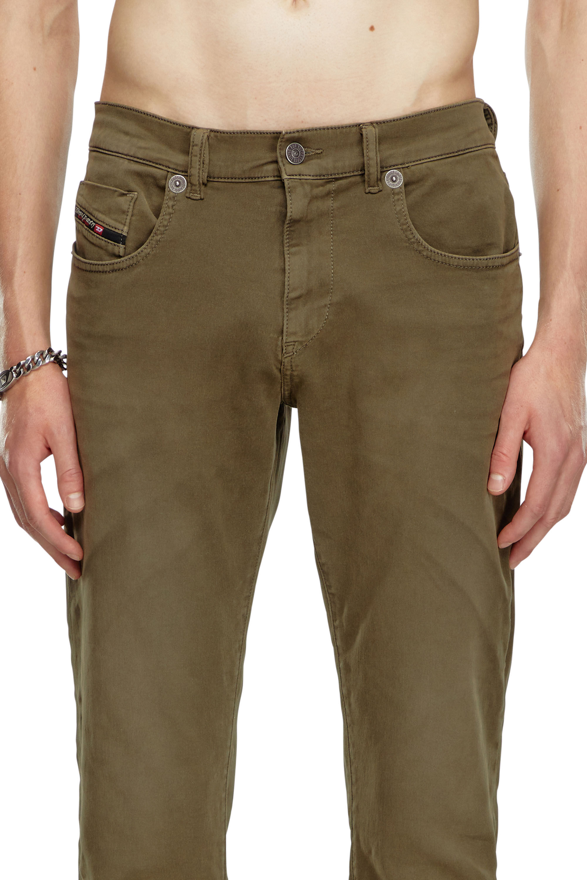 Diesel - Male's Slim 2060 D-Strukt Joggjeans® 0670M, Military Green - 5