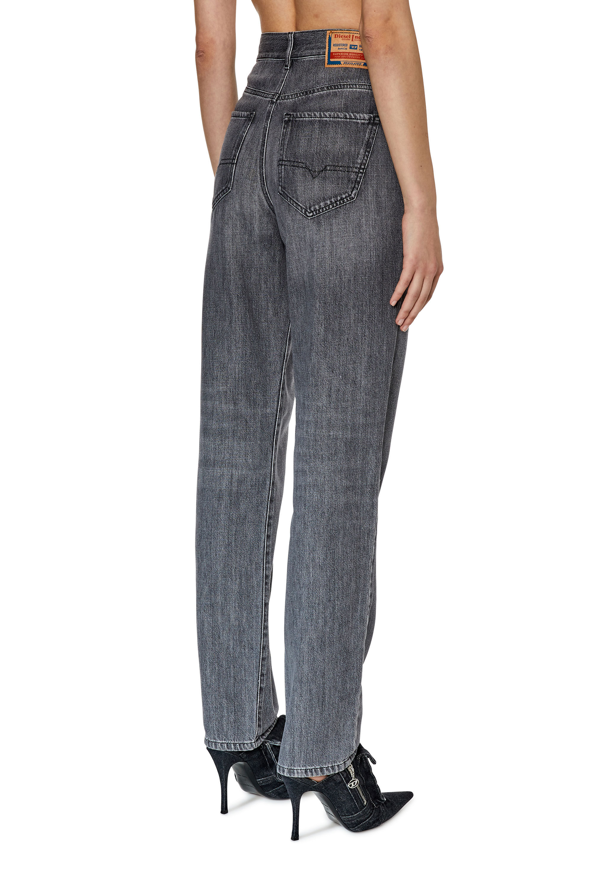 Diesel straight on sale jeans