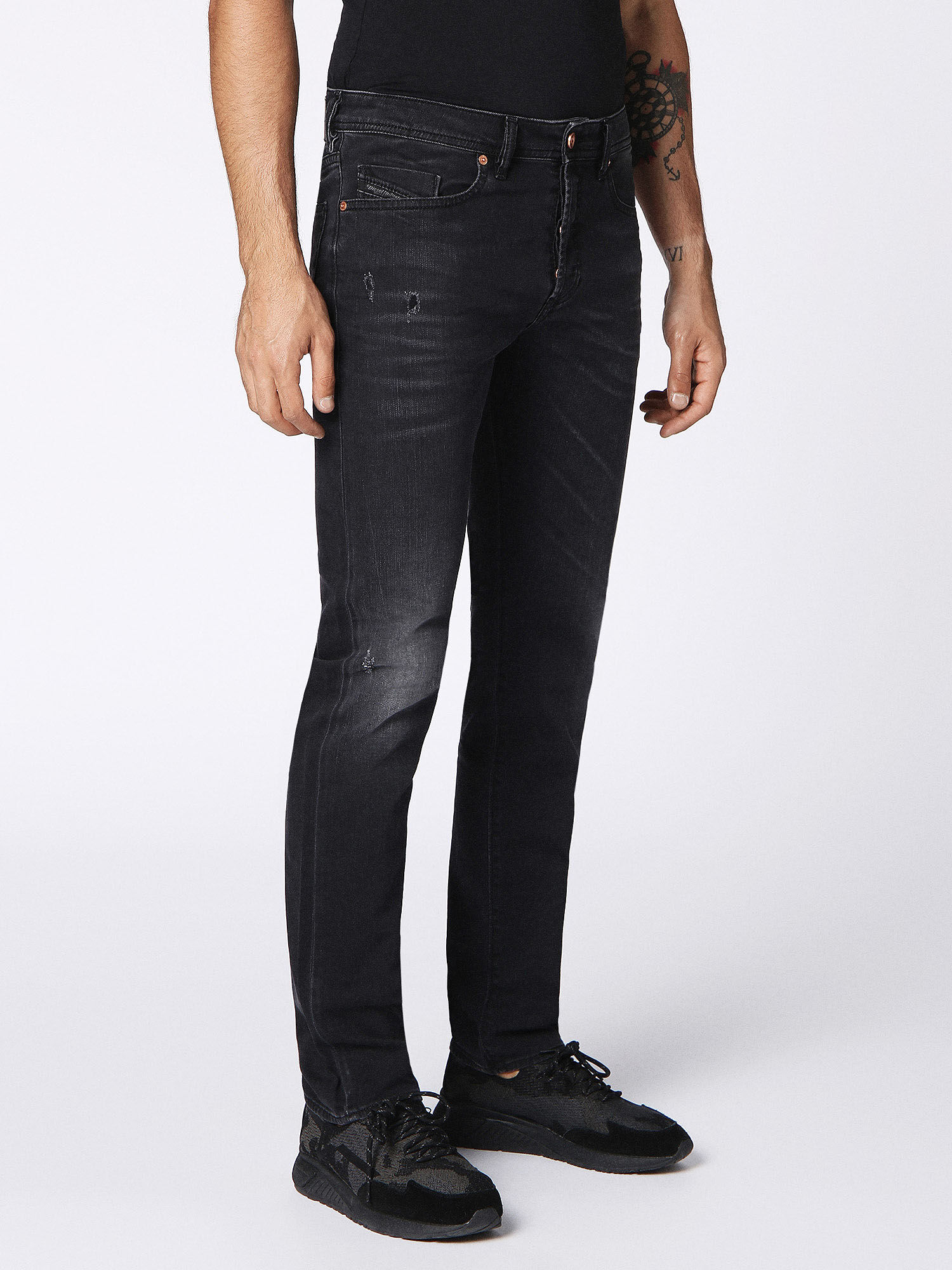 Diesel shop buster black