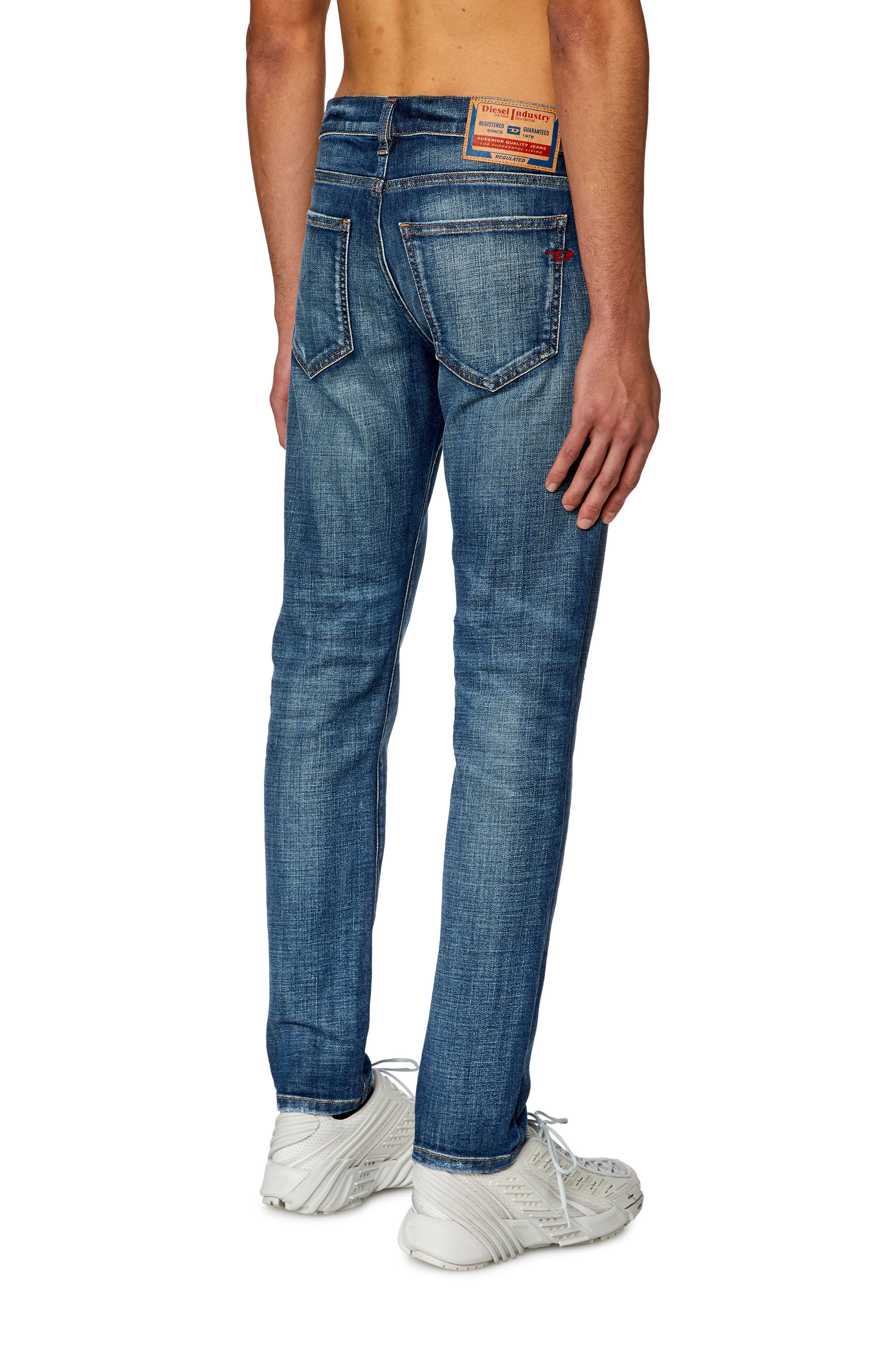 Diesel - Slim Jeans 2019 D-Strukt 0DQAA, Bleu Foncé - Image 3