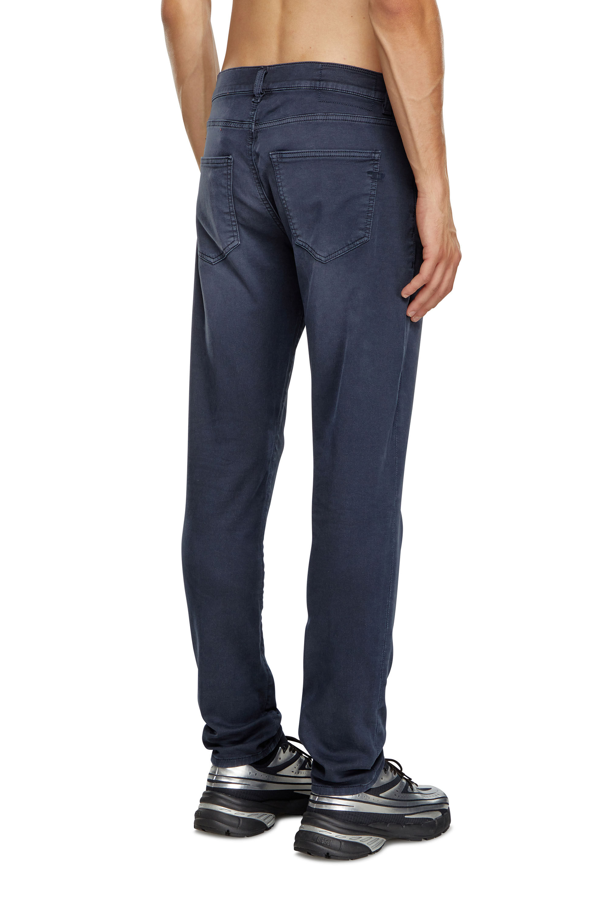 Diesel - Slim 2060 D-Strukt Joggjeans® 0670M Homme, Bleu Foncé - Image 4