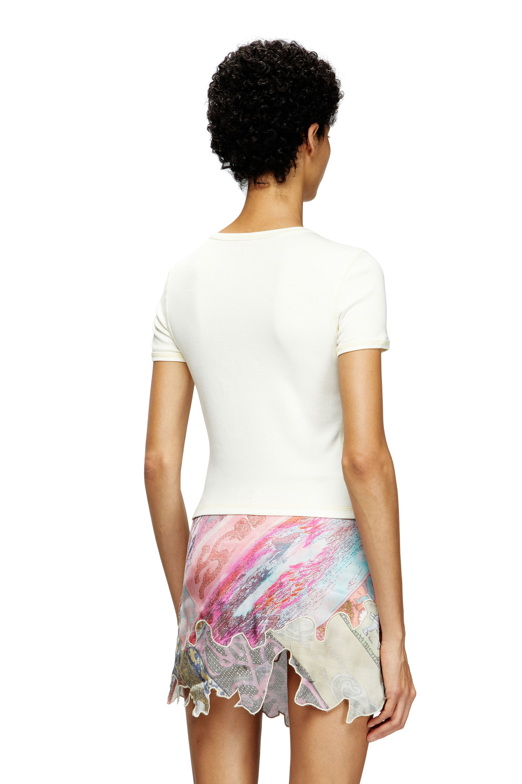 Diesel - T-ELE, T-shirt côtelé avec cœur D effet aquarelle Femme in Blanc - 4