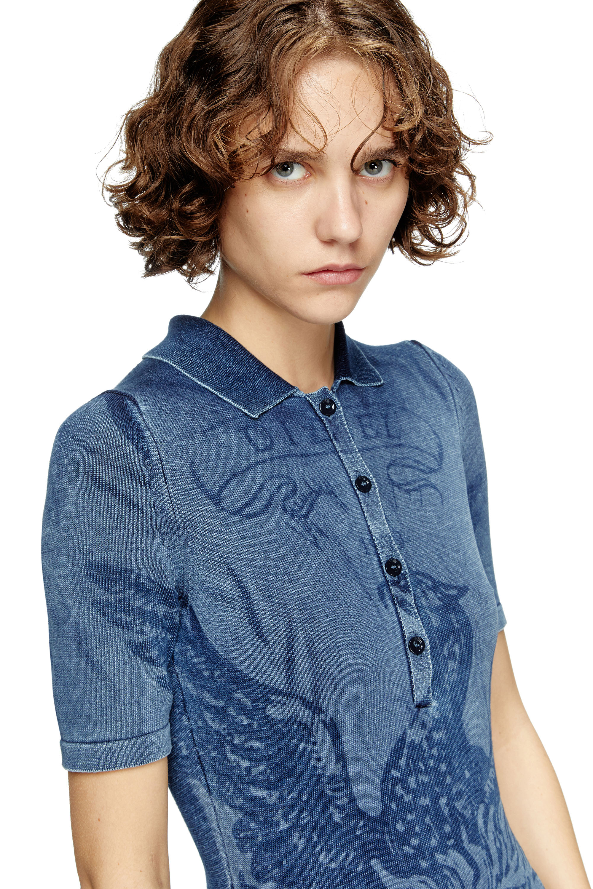Diesel - M-FENNY-DRS, Robe polo midi en maille effet denim Femme in Bleu - 5