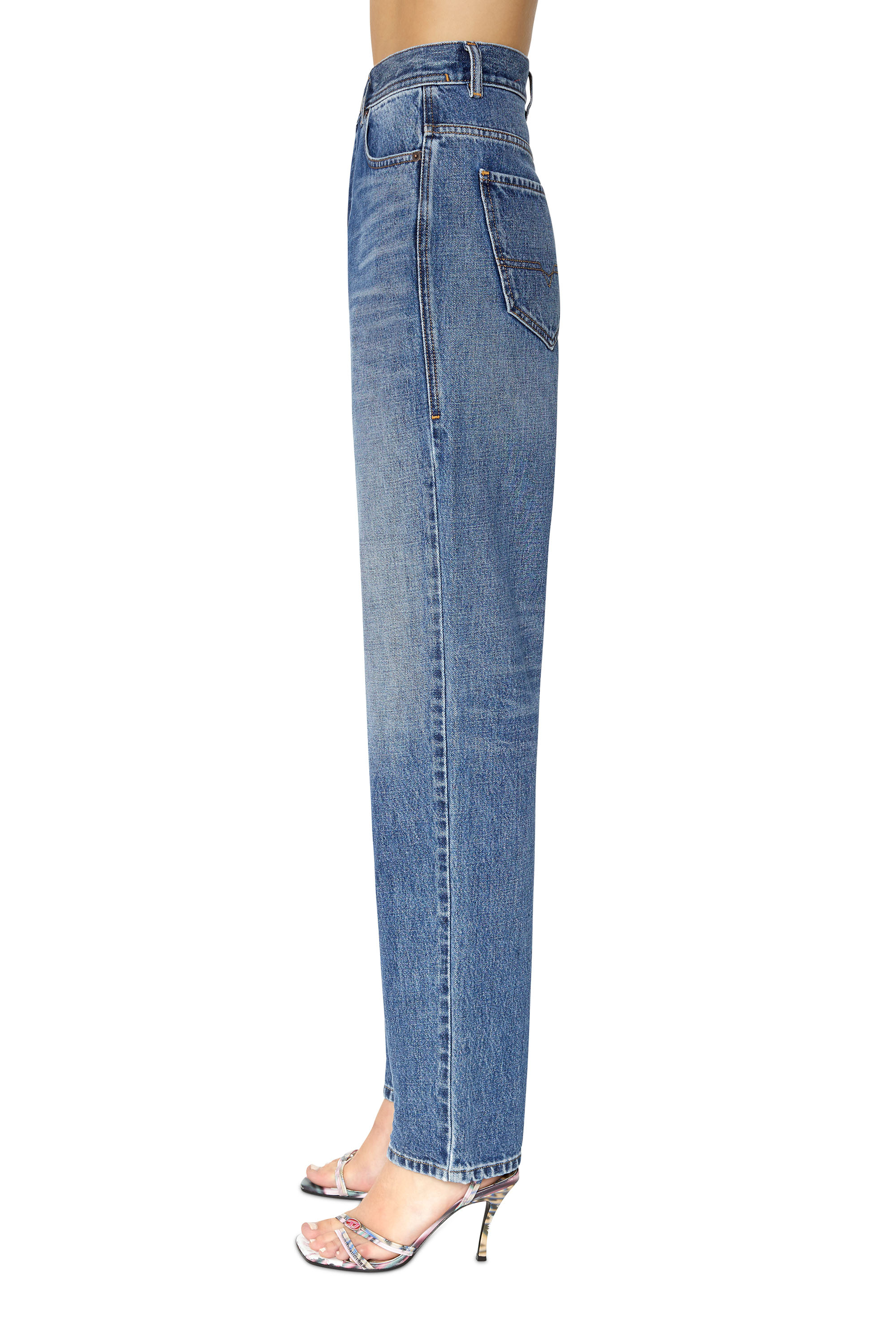 Diesel - 1956 D-Tulip 007C2 Straight Jeans, Bleu moyen - Image 4