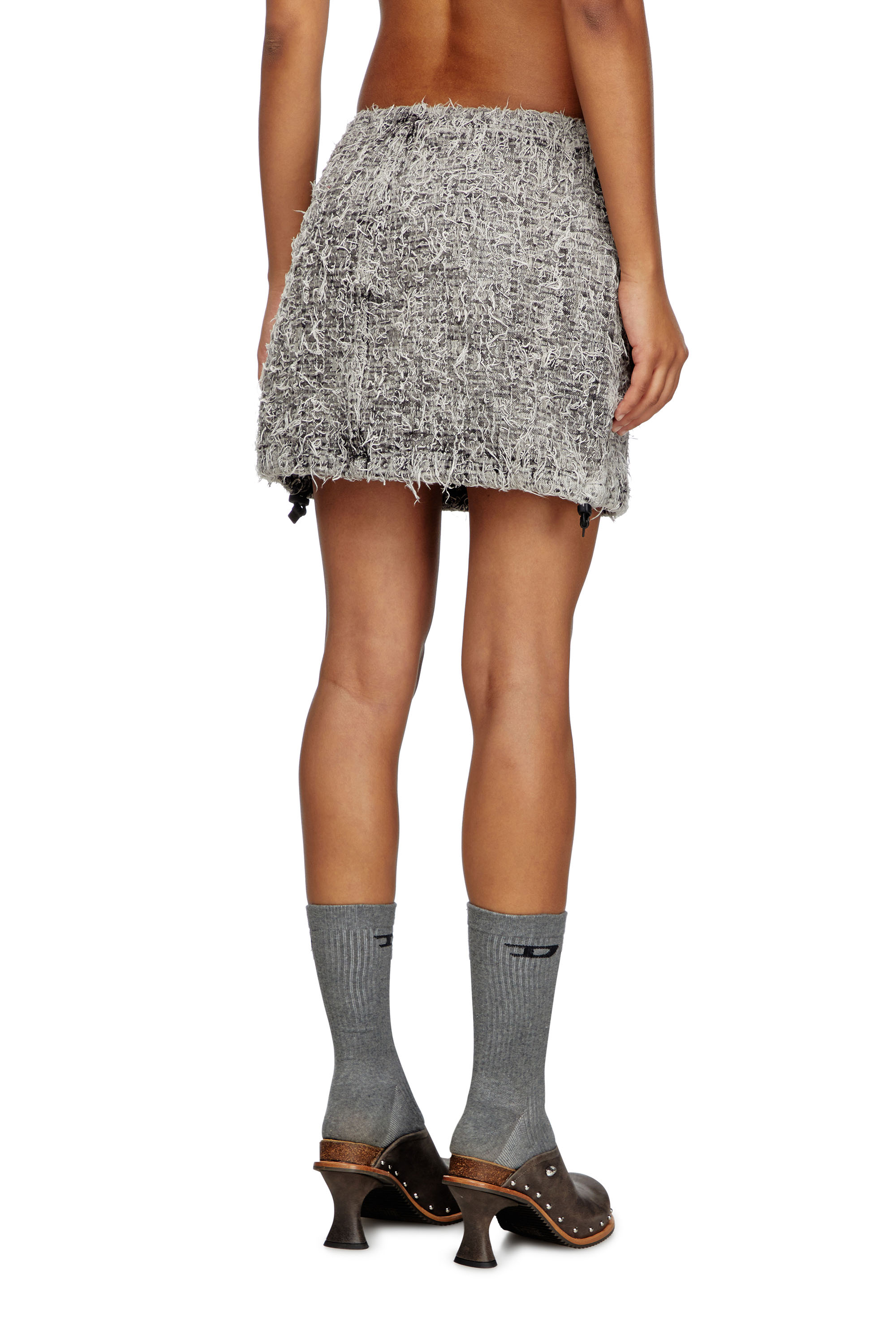 Diesel - DE-MINI-S, Mini-jupe en denim bouclé Femme in Gris - 4